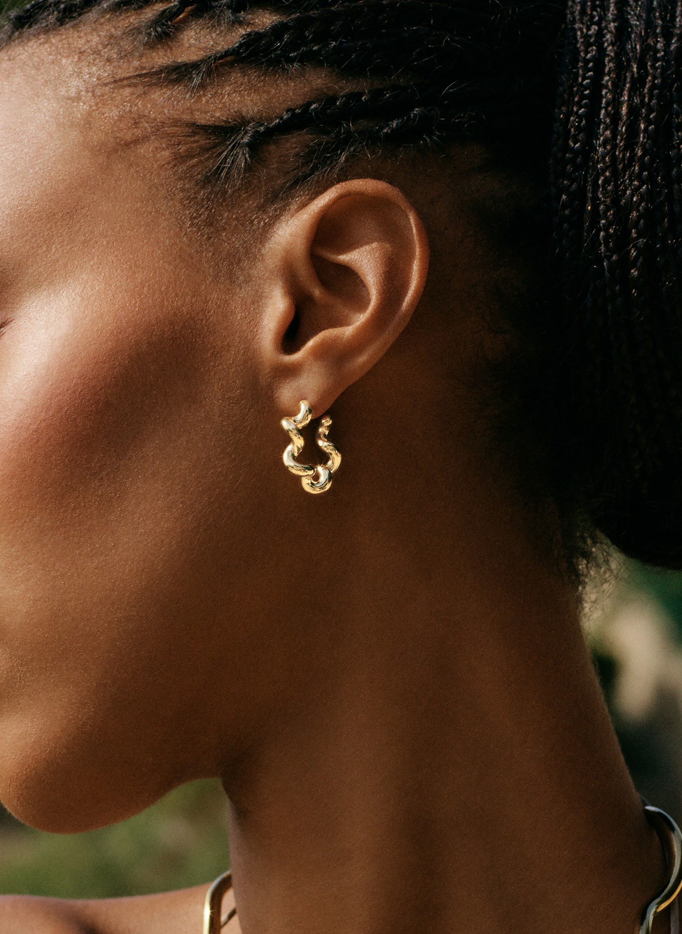 EDBLAD Kolczyki koła SPIRAL L: ZŁOTY