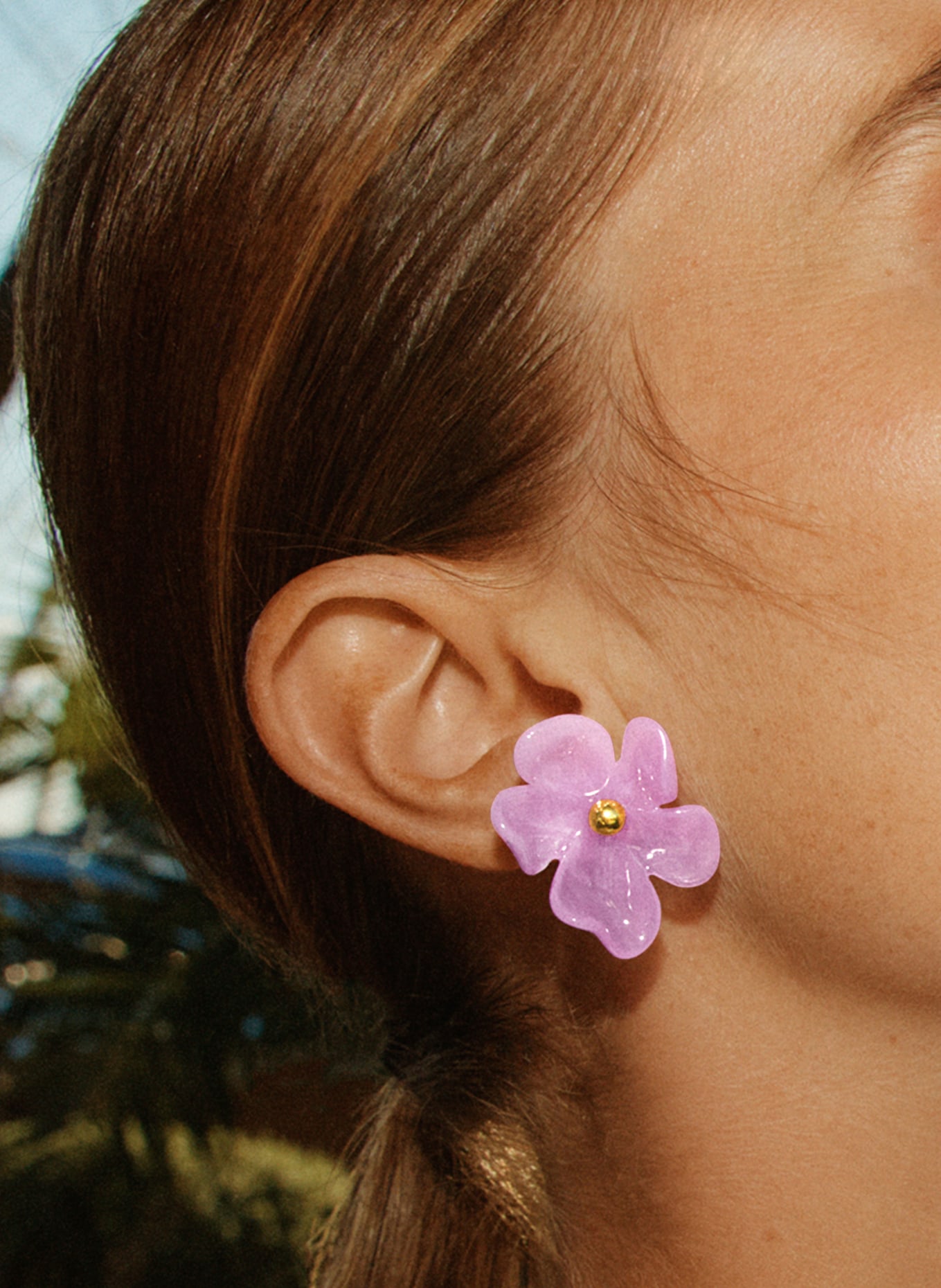 EDBLAD Náušnice WILDFLOWER: SVĚTLE FIALOVÁ