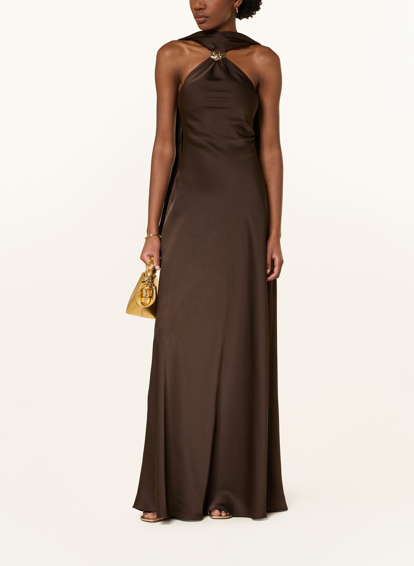 MRS & HUGS saténové šaty: TMAVĚ HNĚDÁ