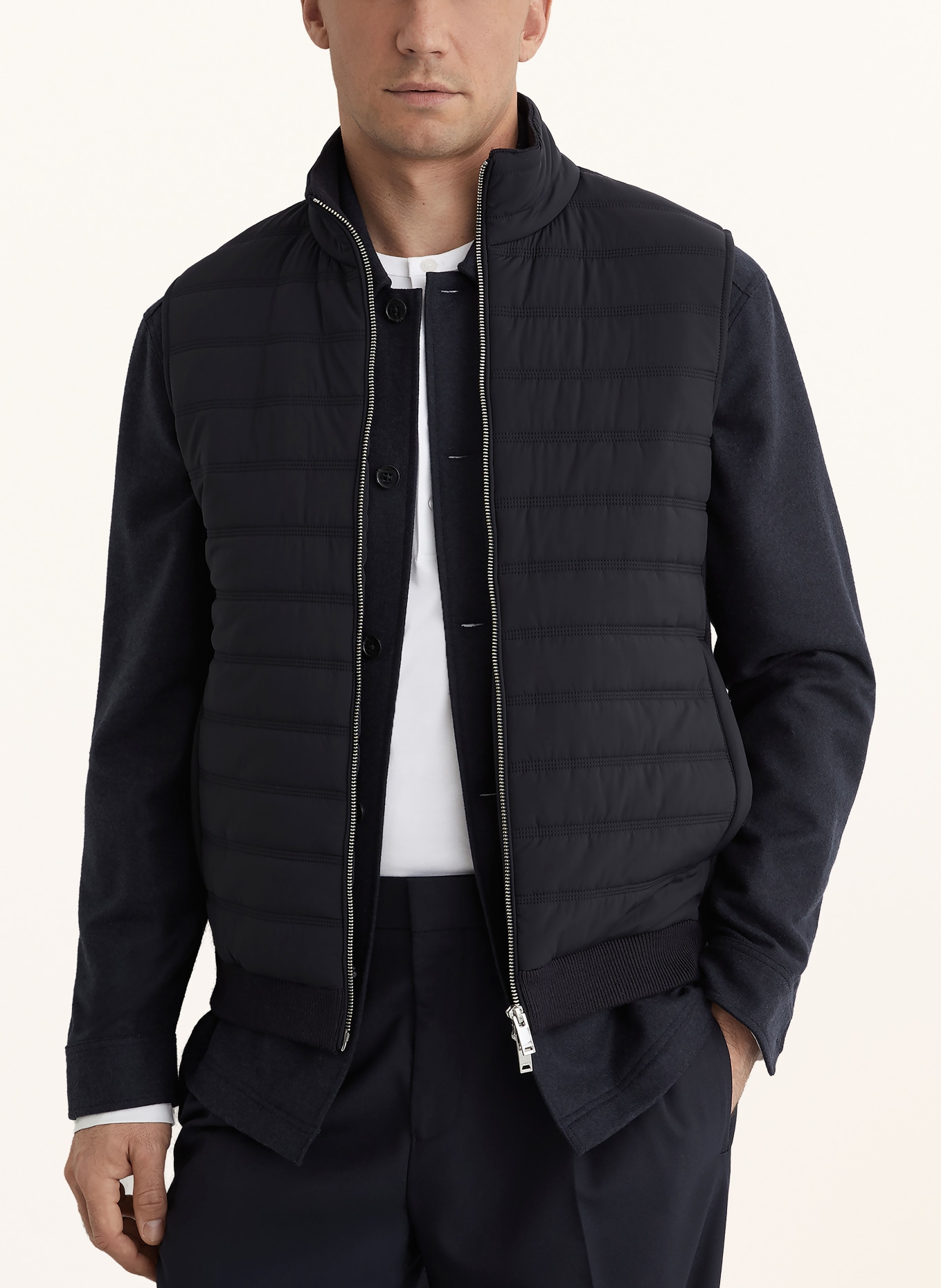 REISS Steppvest NEWFORD in materiaalmix: DONKERBLAUW