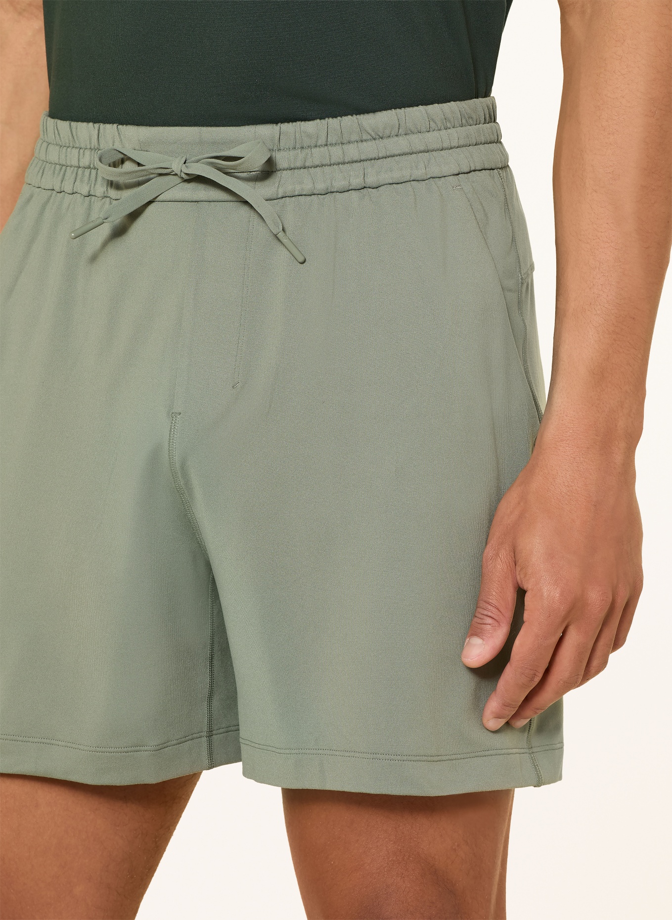 lululemon Jerseybroek SOFT JERSEY SHORT 5IN: KAKI