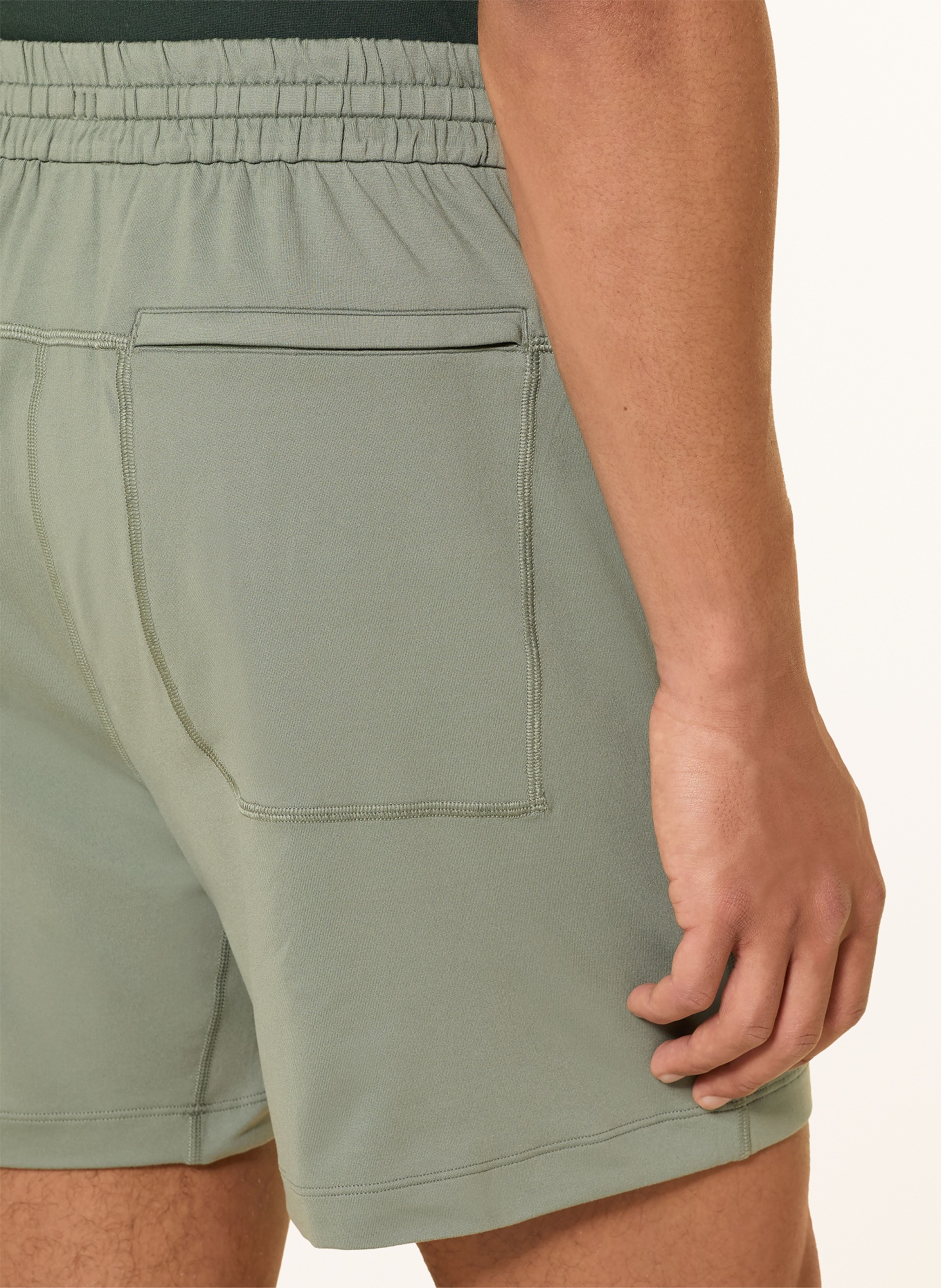 lululemon Jerseybroek SOFT JERSEY SHORT 5IN: KAKI