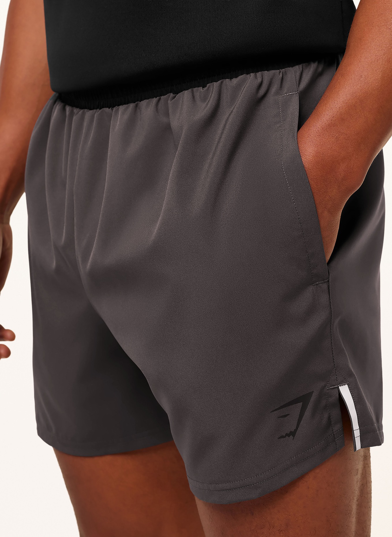 GYMSHARK Trainingsshorts ARRIVAL: DUNKELGRAU