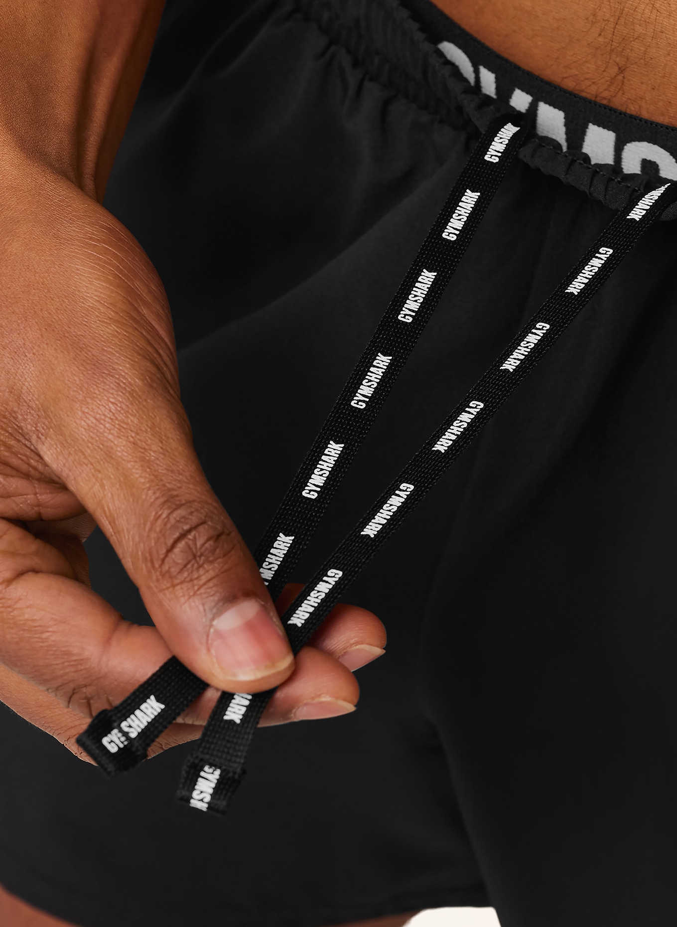 GYMSHARK Trainingsshorts ARRIVAL: SCHWARZ