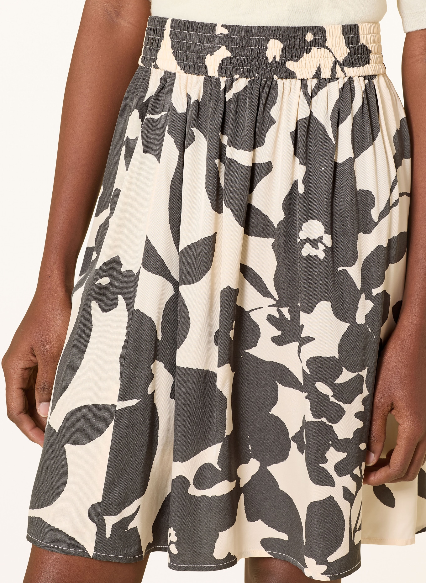 Marc O'Polo Rock: CREME / DUNKELGRAU