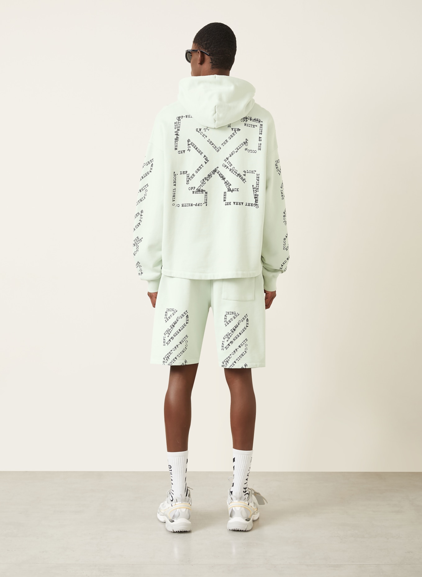 Off-White Sweatshorts: MINT / SCHWARZ