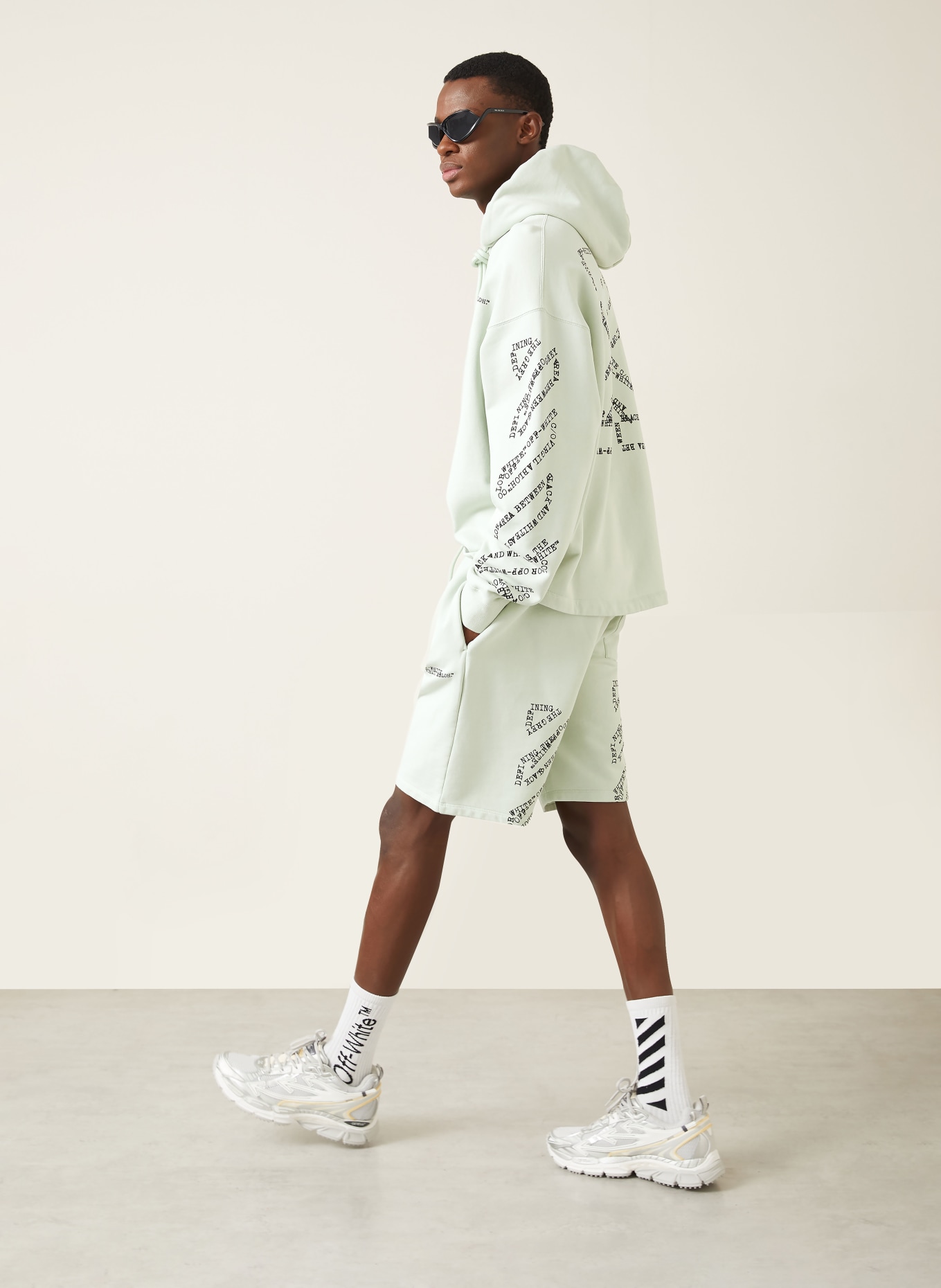 Off-White Sweatshorts: MINT / SCHWARZ