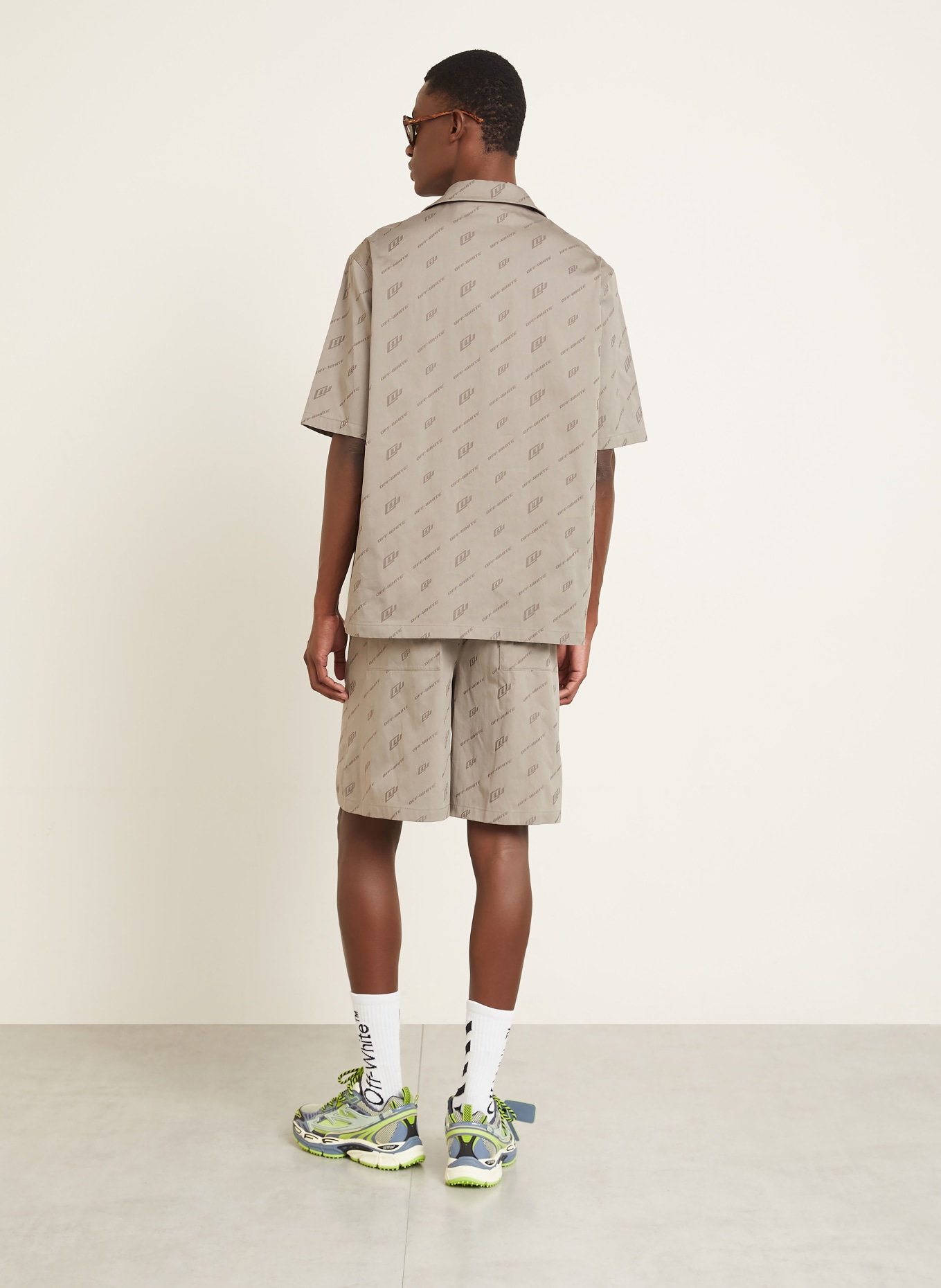 Off-White Resorthemd Comfort Fit: HELLBRAUN / TAUPE