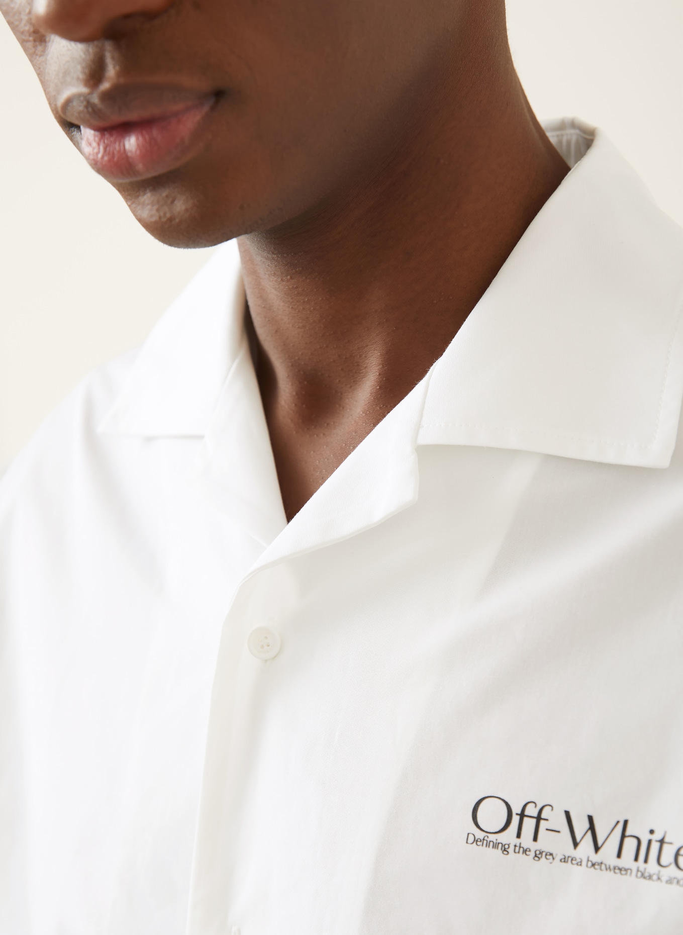 Off-White Resorthemd Comfort Fit: WEISS / SCHWARZ