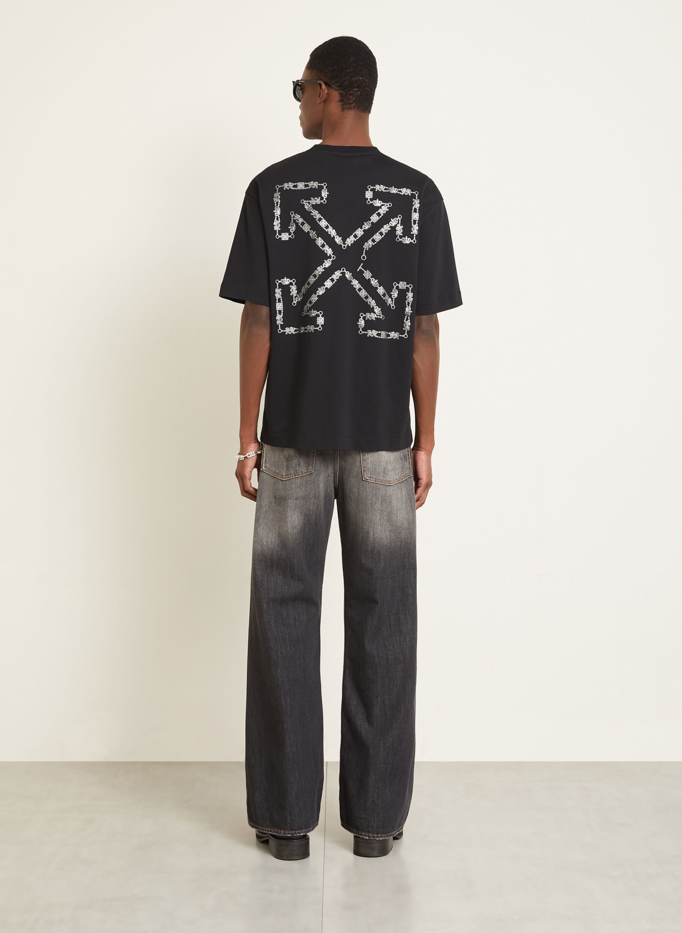 Off-White T-Shirt: SCHWARZ / HELLGRAU