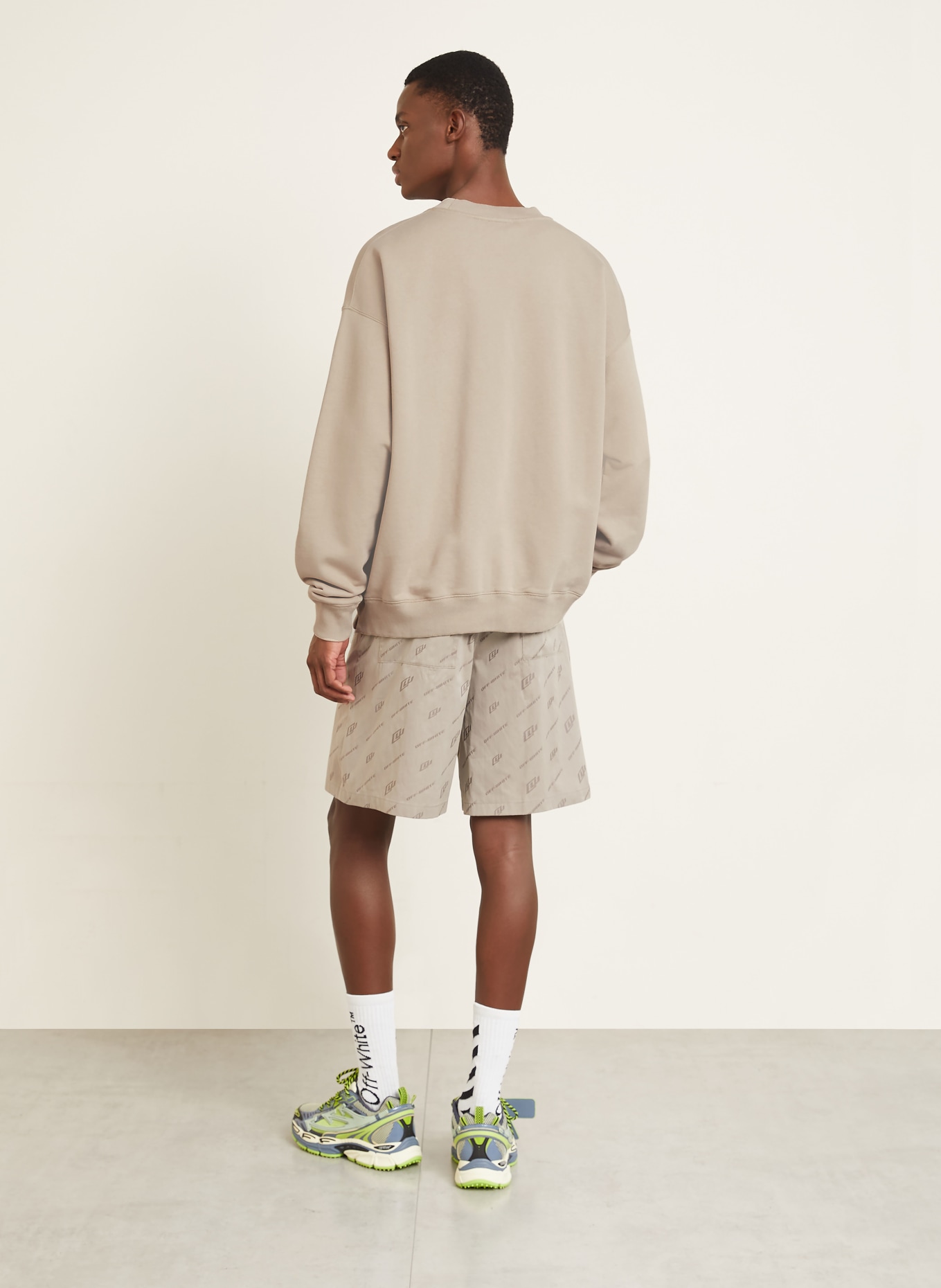 Off-White Sweatshirt: HELLBRAUN