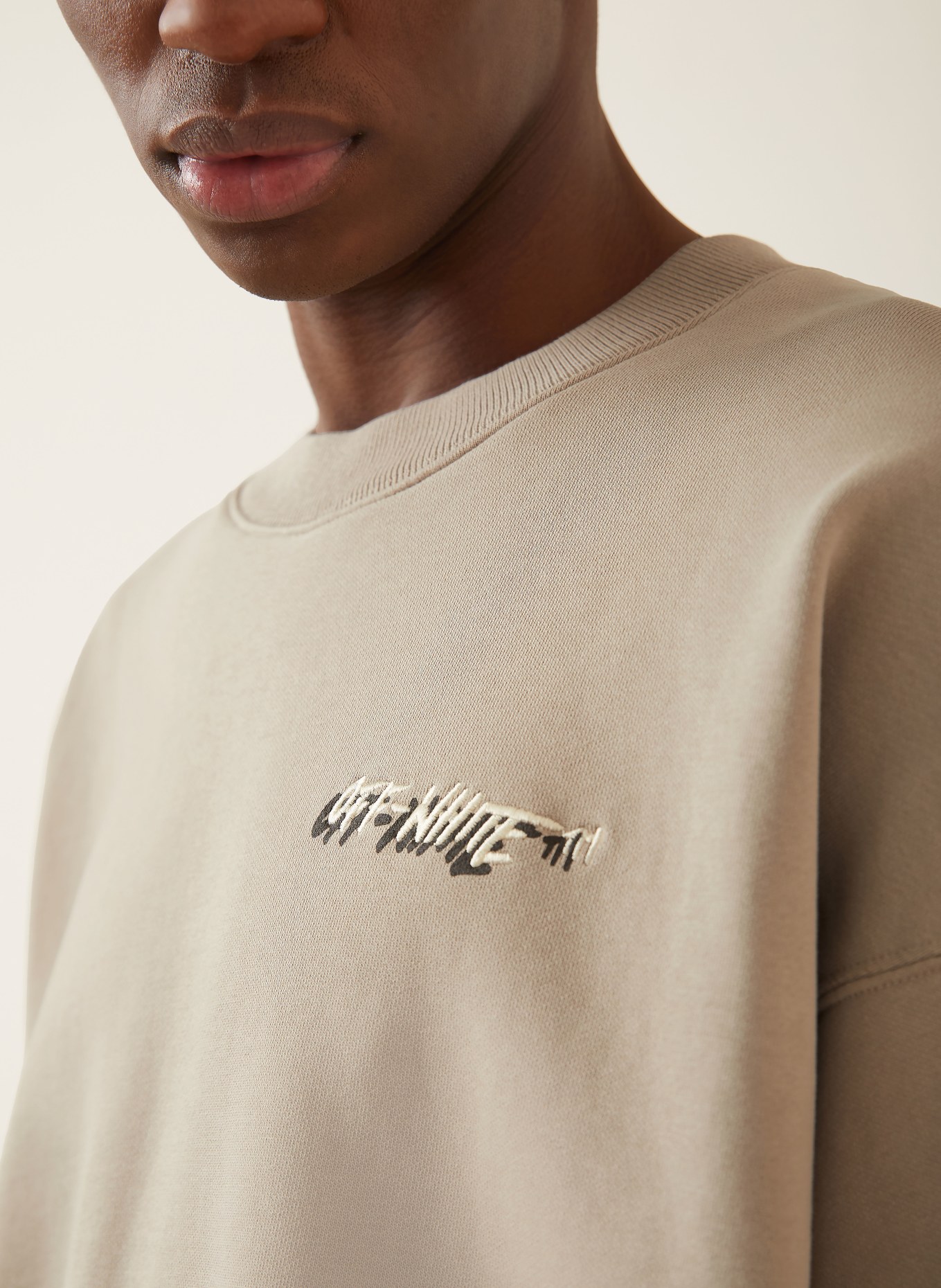 Off-White Sweatshirt: HELLBRAUN