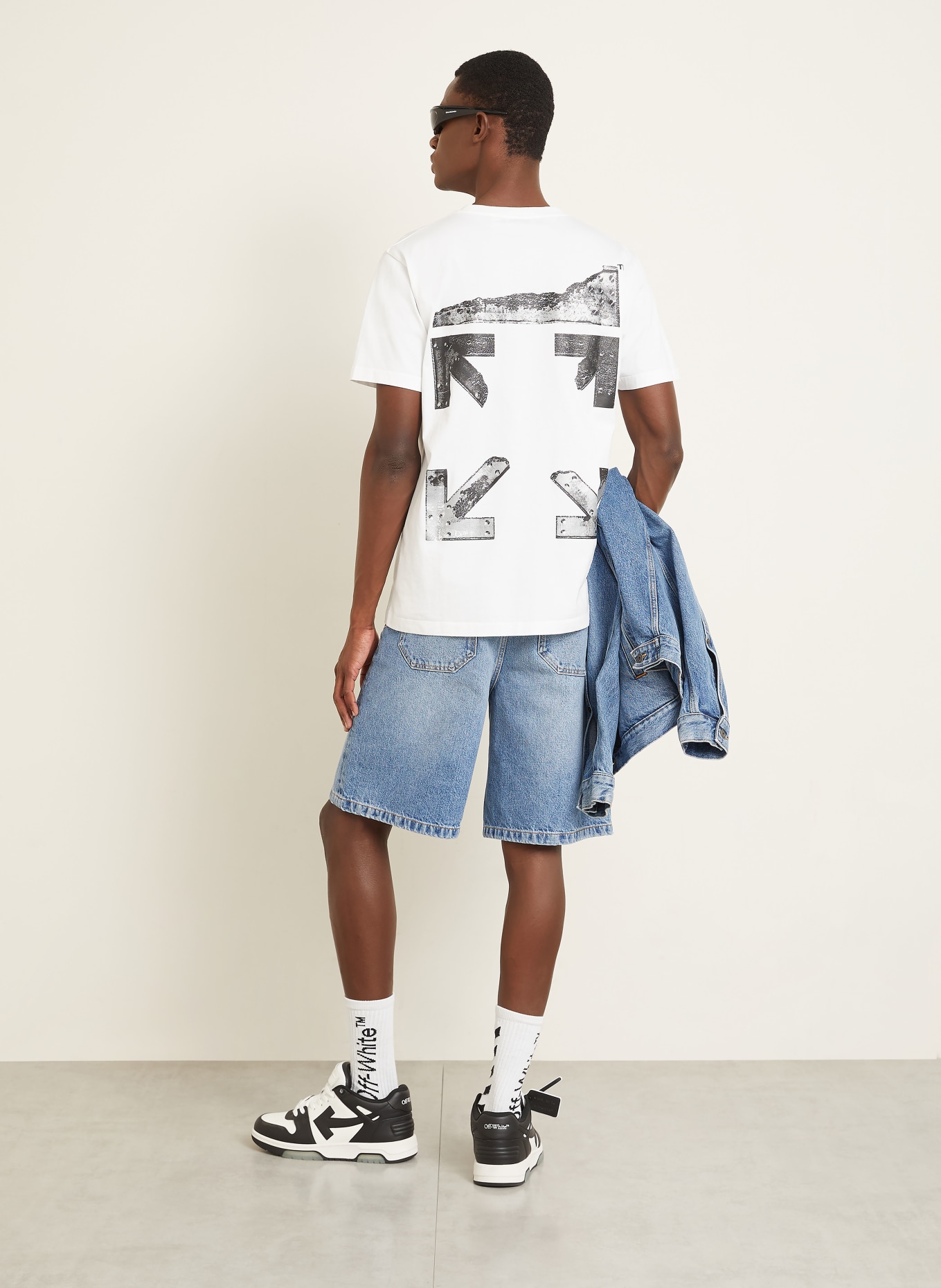 Off-White T-Shirt: WEISS / SCHWARZ