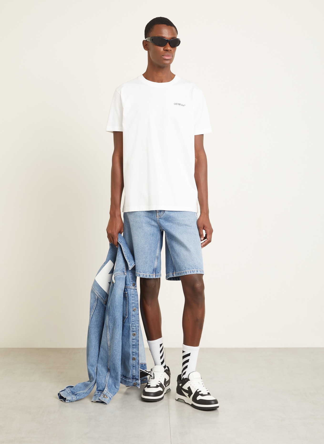 Off-White T-Shirt: WEISS / SCHWARZ