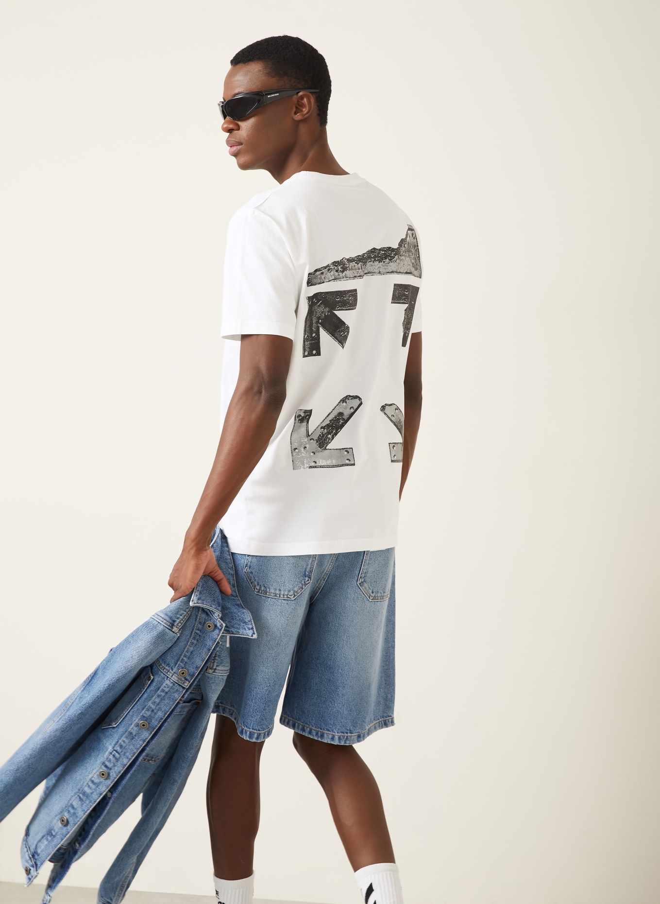 Off-White T-Shirt: WEISS / SCHWARZ