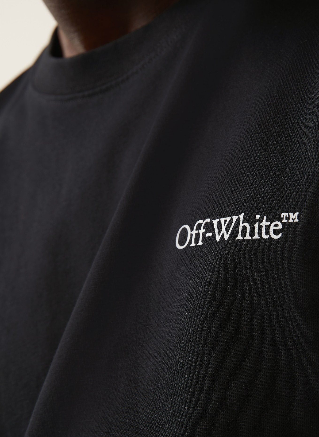 Off-White T-Shirt: SCHWARZ / GRAU