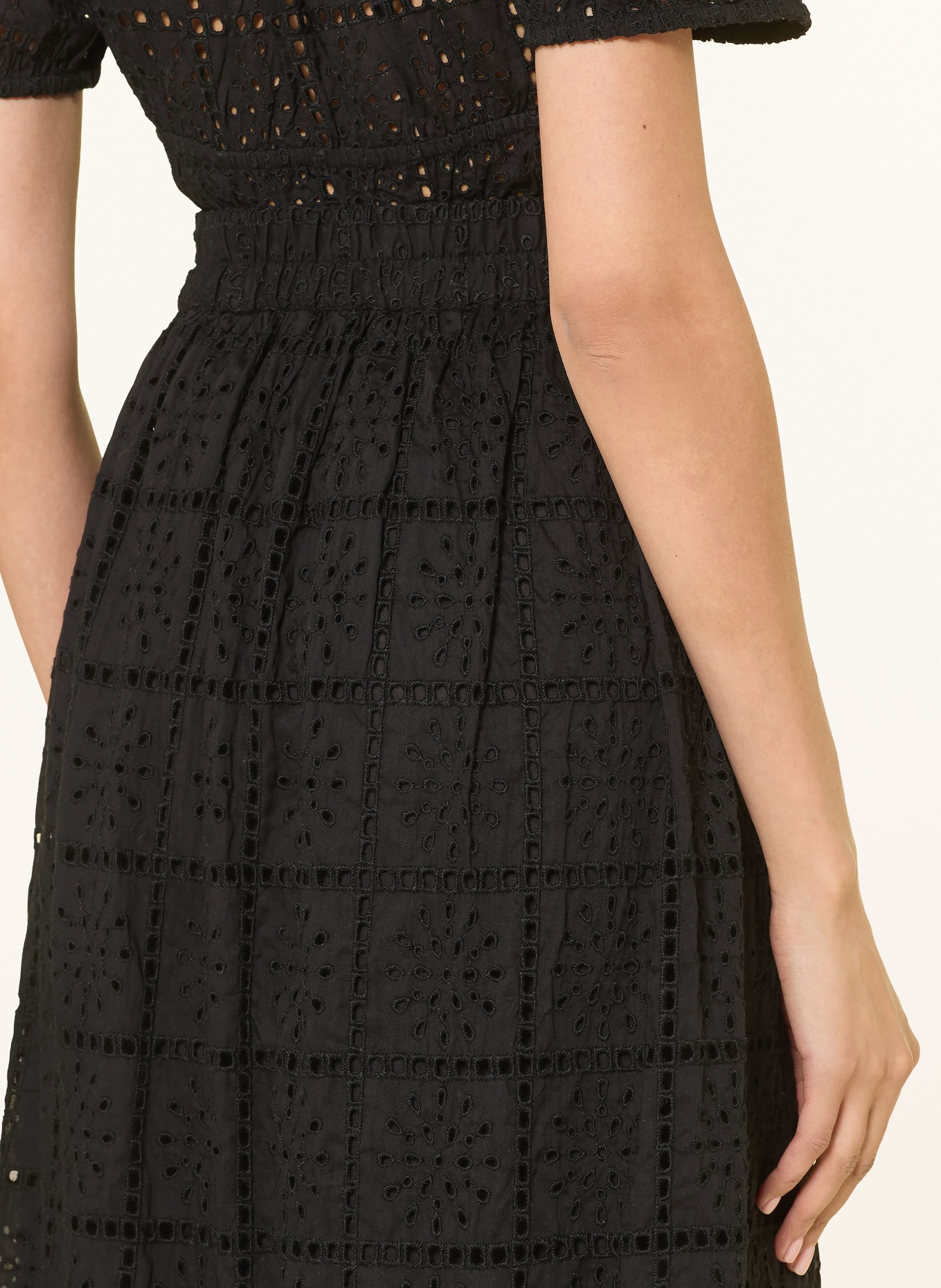 Rails Rock van kant met gaatjes: ZWART