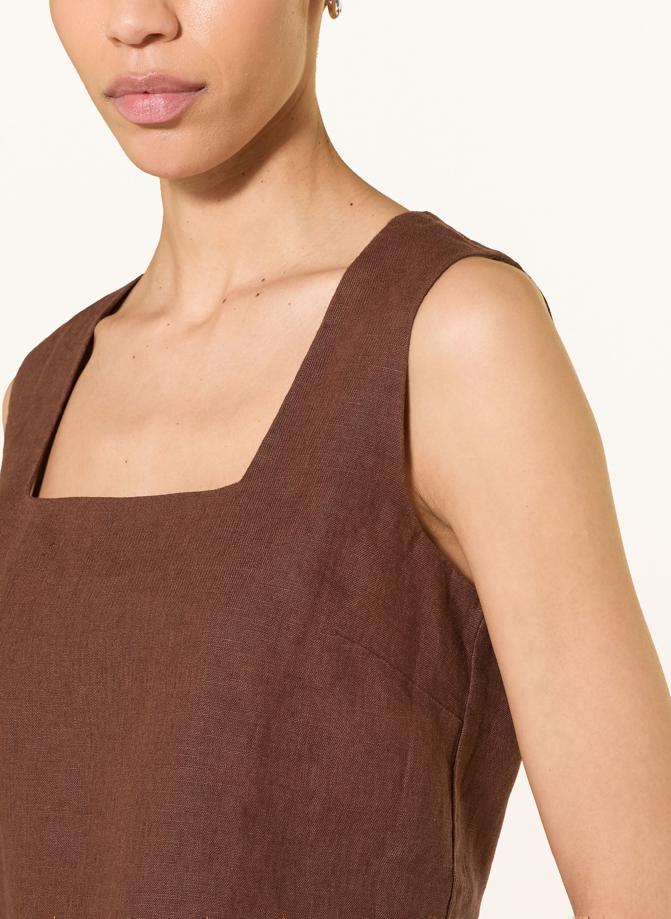 Rails Top ARIKA z lnu: CIEMNOBRĄZOWY