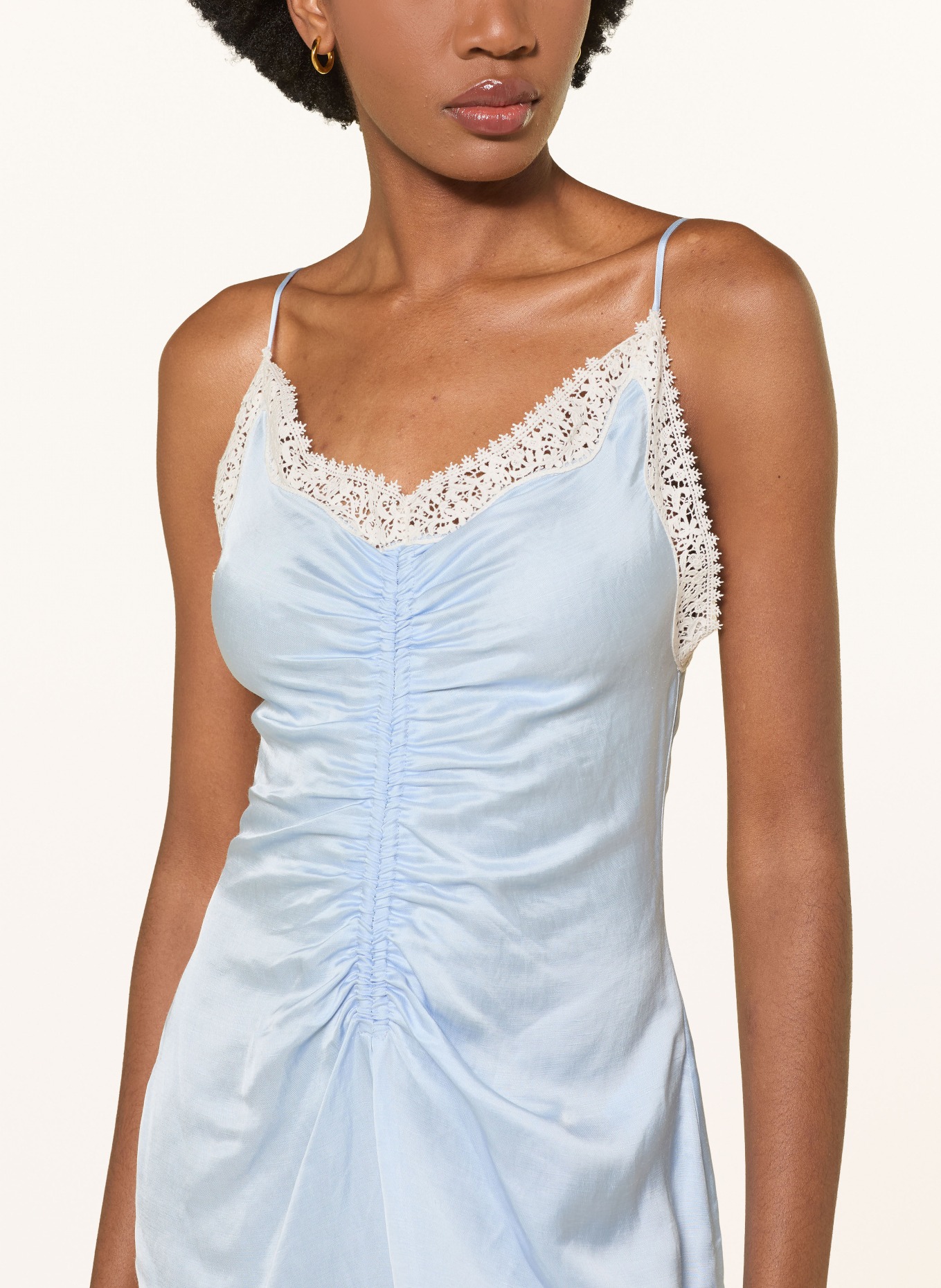 SANDRO Satinkleid mit Spitze: HELLBLAU / WEISS