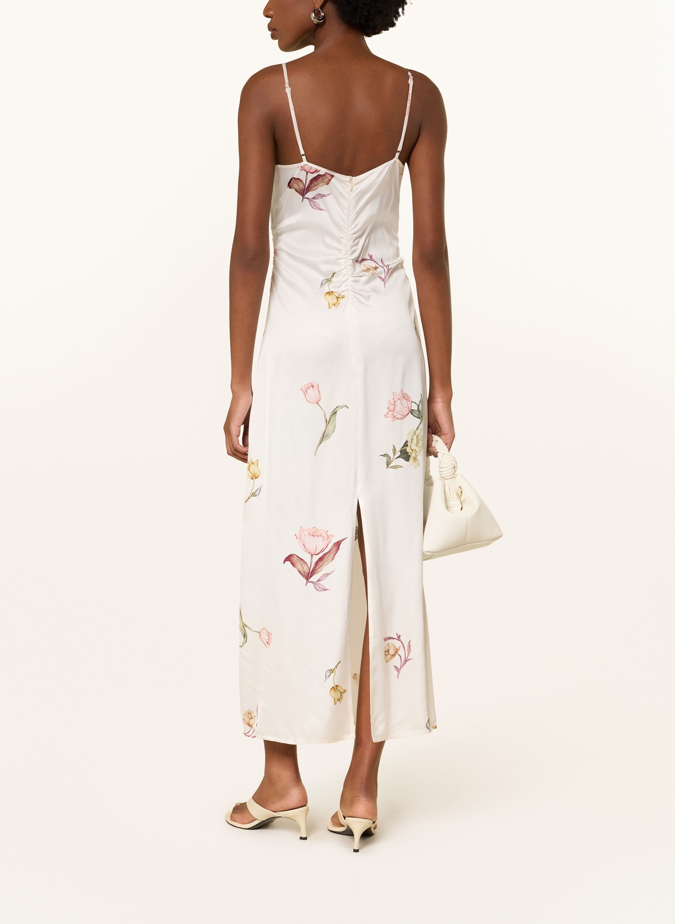 BAUM UND PFERDGARTEN Saténové šaty ATALIA: BÍLÁ / TMAVĚ ČERVENÁ / ZELENÁ