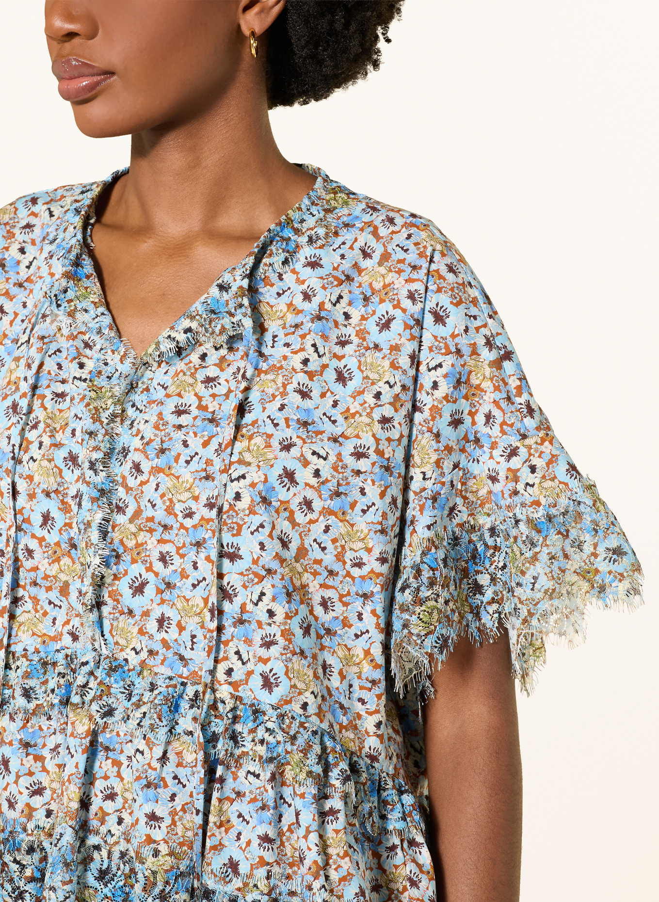 DOROTHEE SCHUMACHER Blusenshirt FLORAL VOLUMES mit Spitze: HELLBLAU / BRAUN