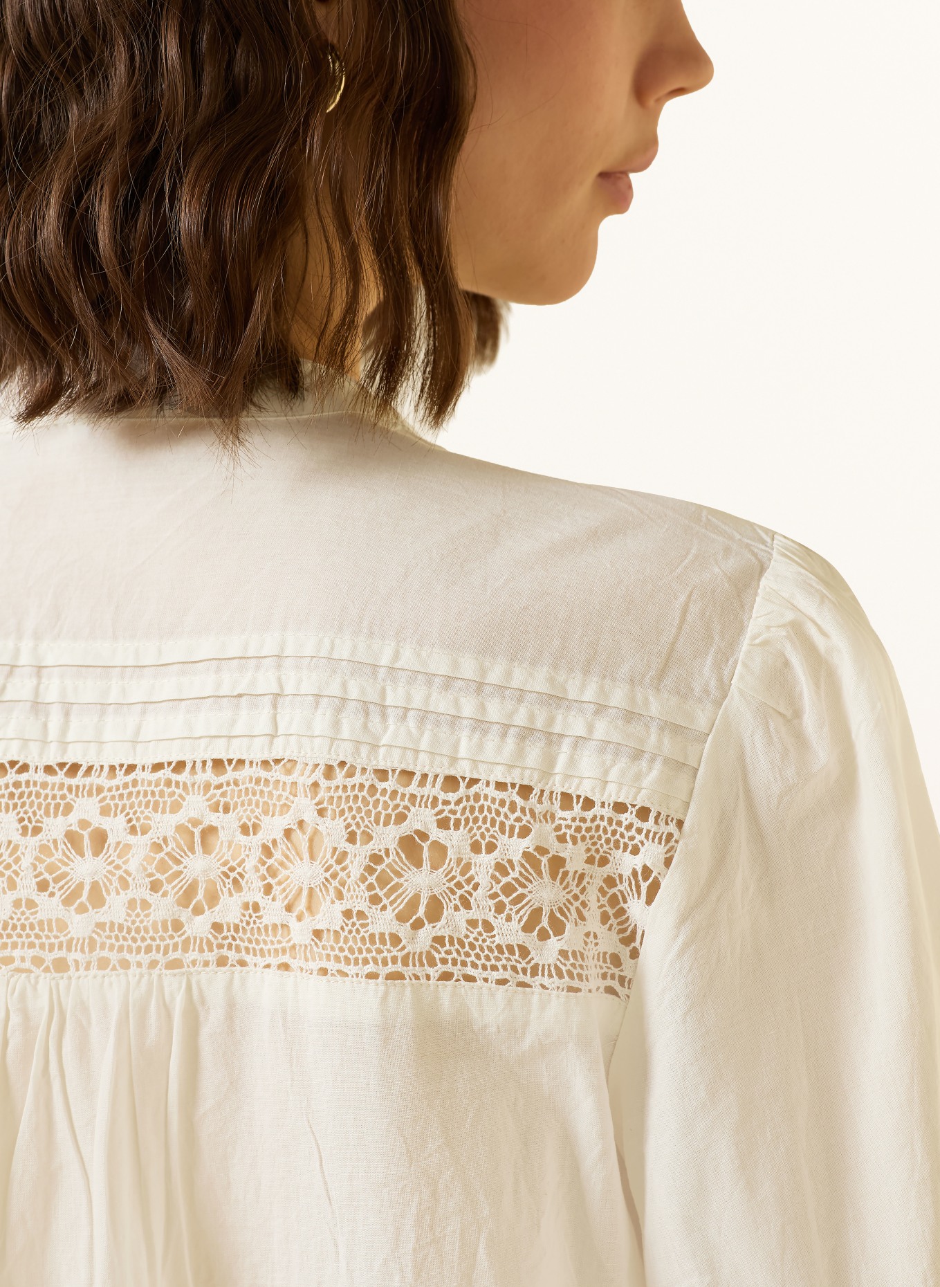 ba&sh Blusenshirt NAMI mit Spitze: CREME