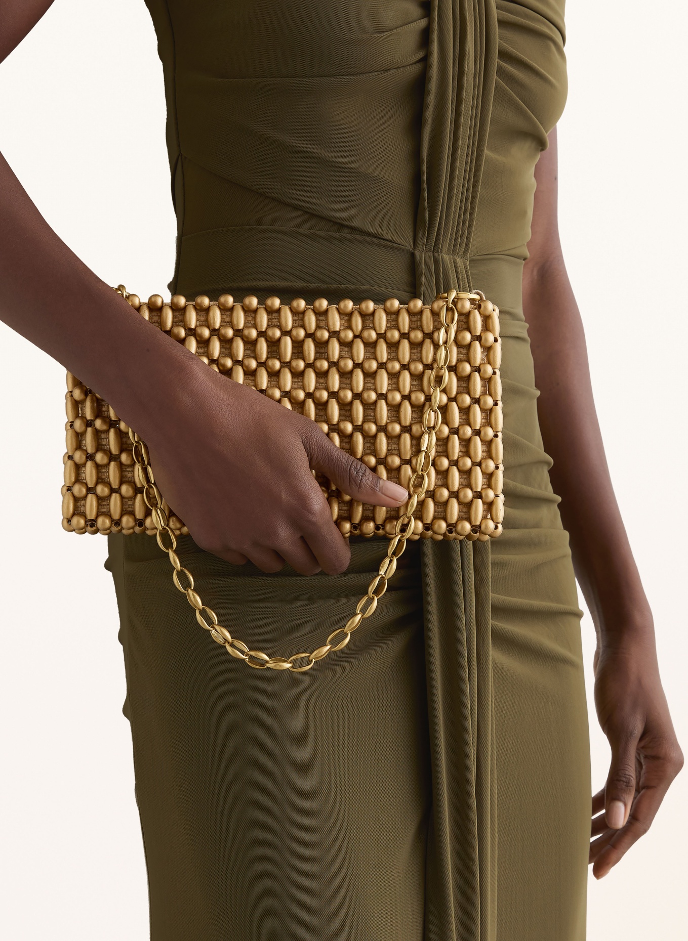 REISS Schultertasche BEATRIX mit Schmuckperlen: GOLD