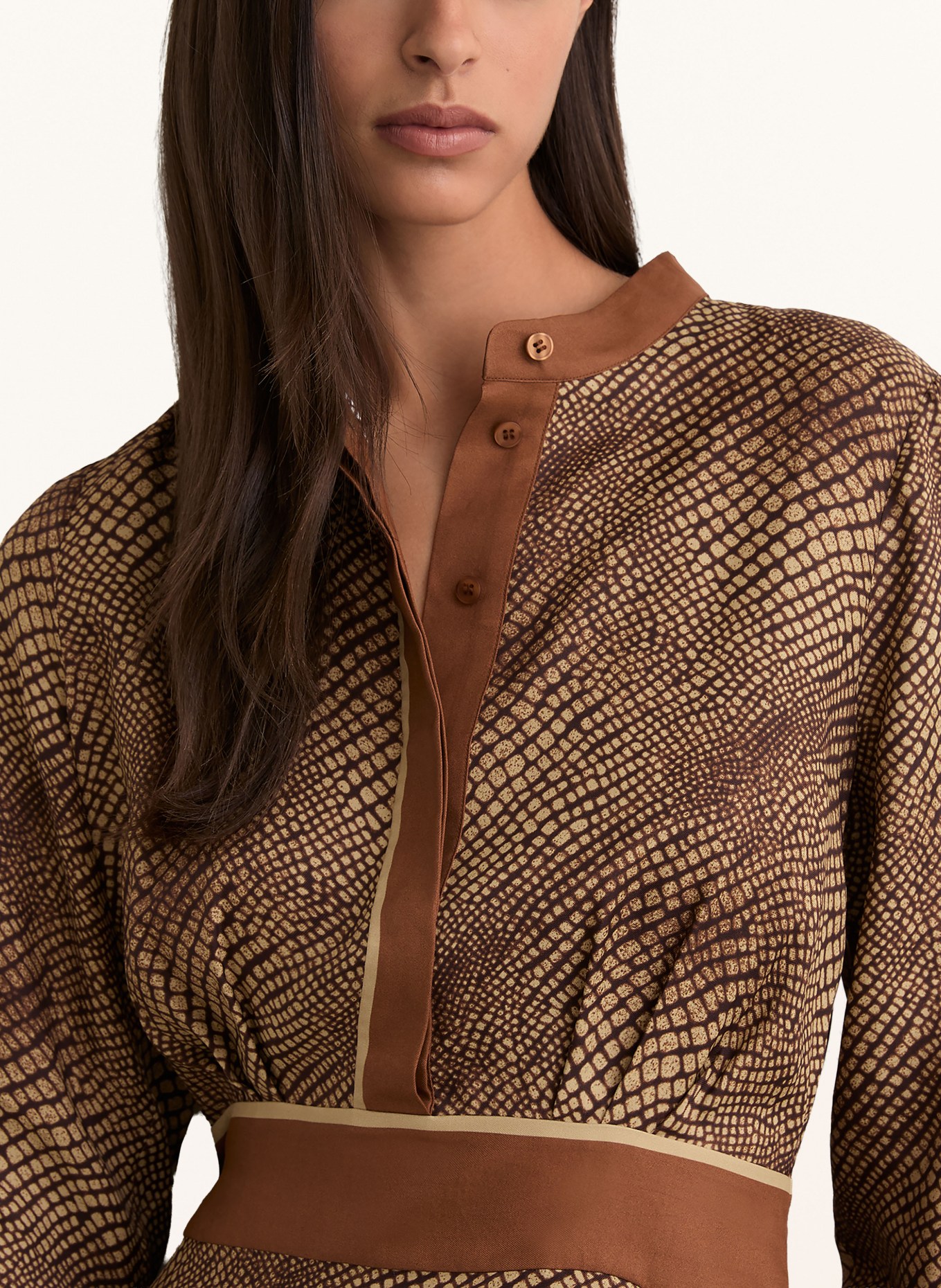 REISS Satinkleid LEIA: BEIGE / COGNAC / DUNKELBRAUN