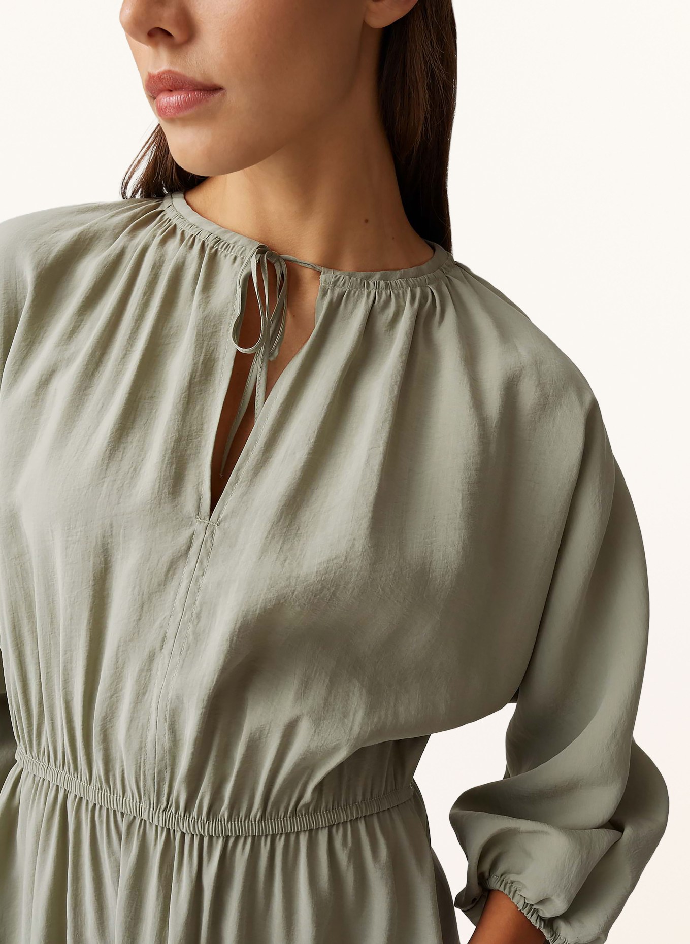 OPUS Šaty WORTY s 3/4 rukávy: SVĚTLE ZELENÁ