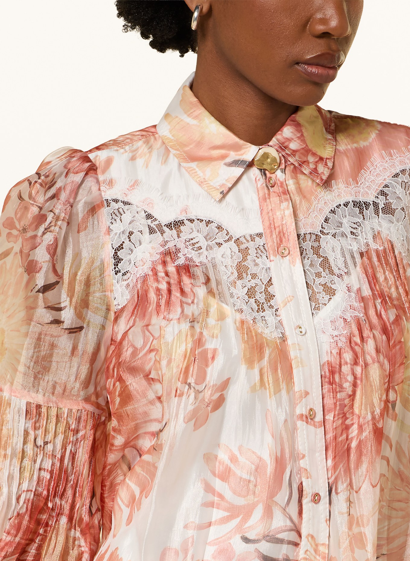 Aje. Sukienka koszulowa IRIA z koronką i plisami: POMARAŃCZOWY / ECRU