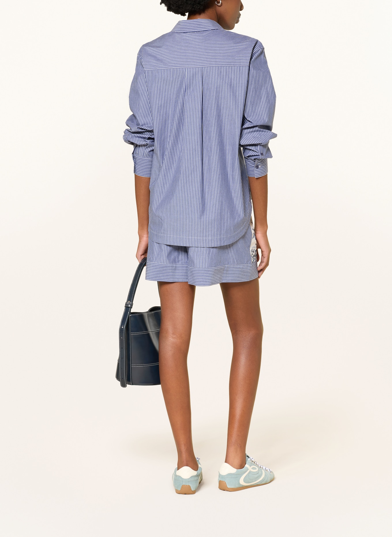 CLAUDIE PIERLOT Shorts: HELLBLAU / WEISS / SCHWARZ