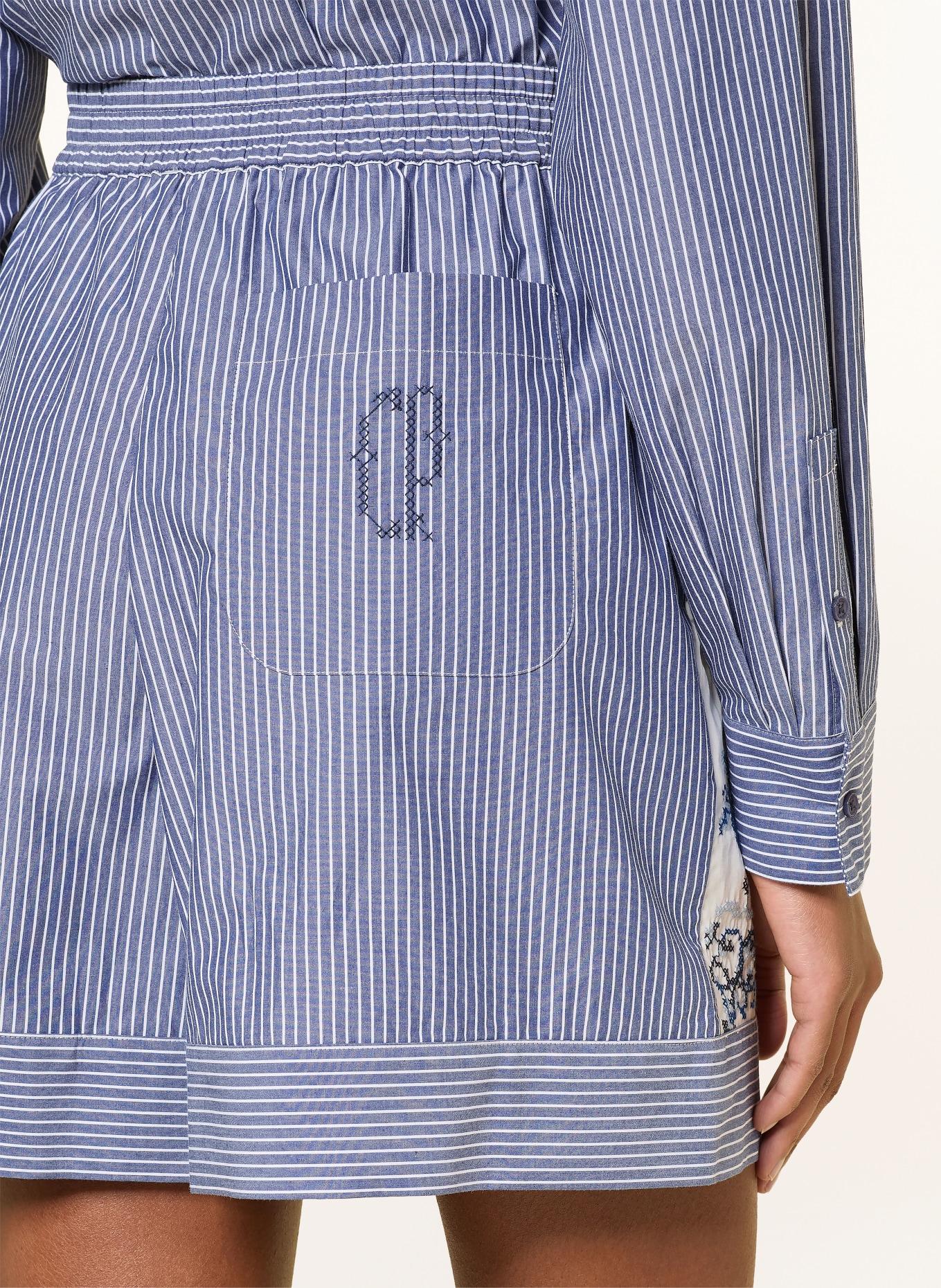 CLAUDIE PIERLOT Shorts: HELLBLAU / WEISS / SCHWARZ