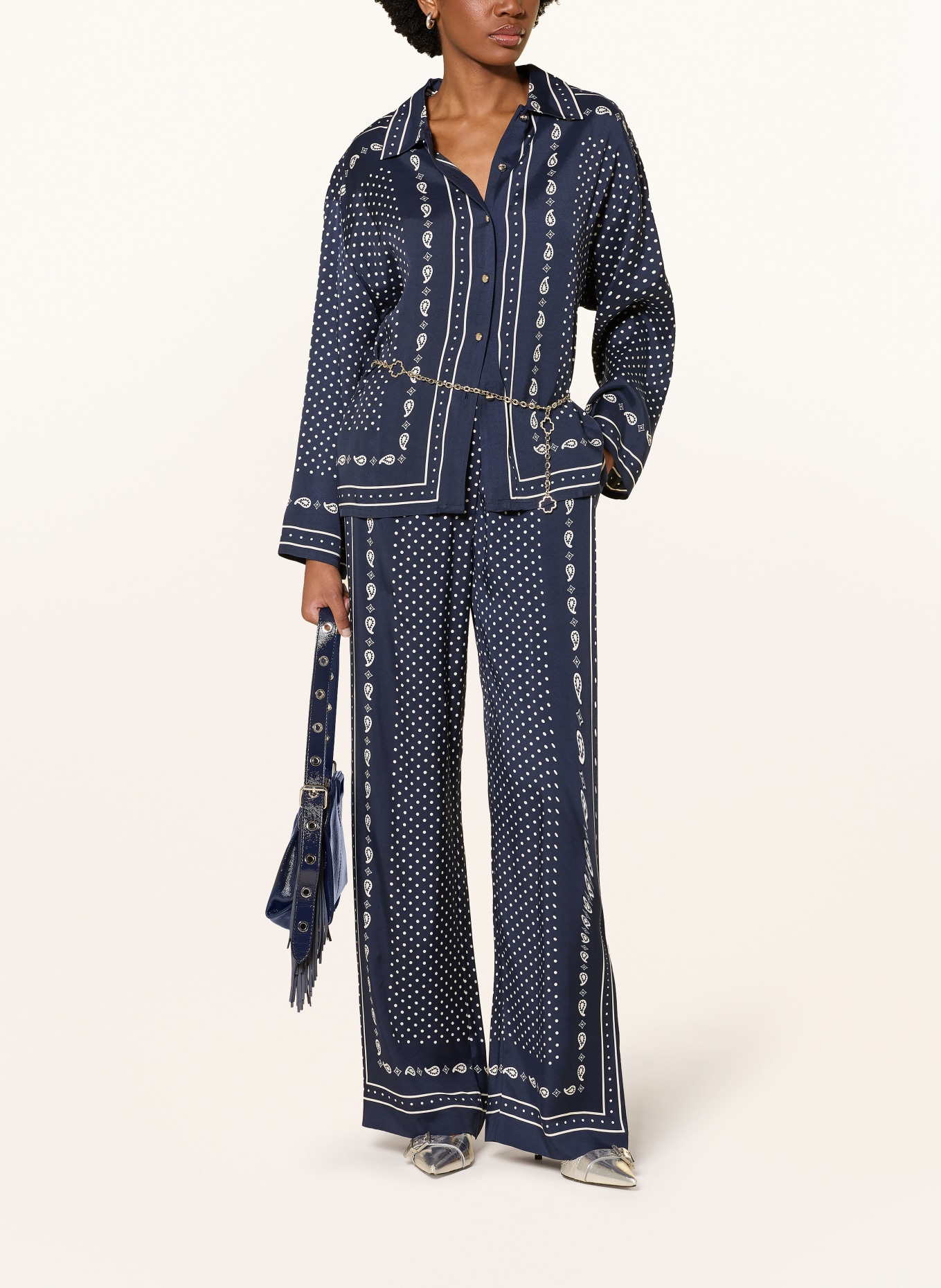 maje Hemdbluse: DUNKELBLAU / WEISS