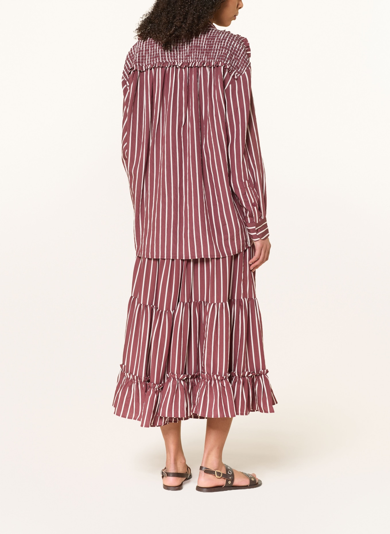 CLAUDIE PIERLOT Hemdbluse mit Rüschen: DUNKELROT / WEISS