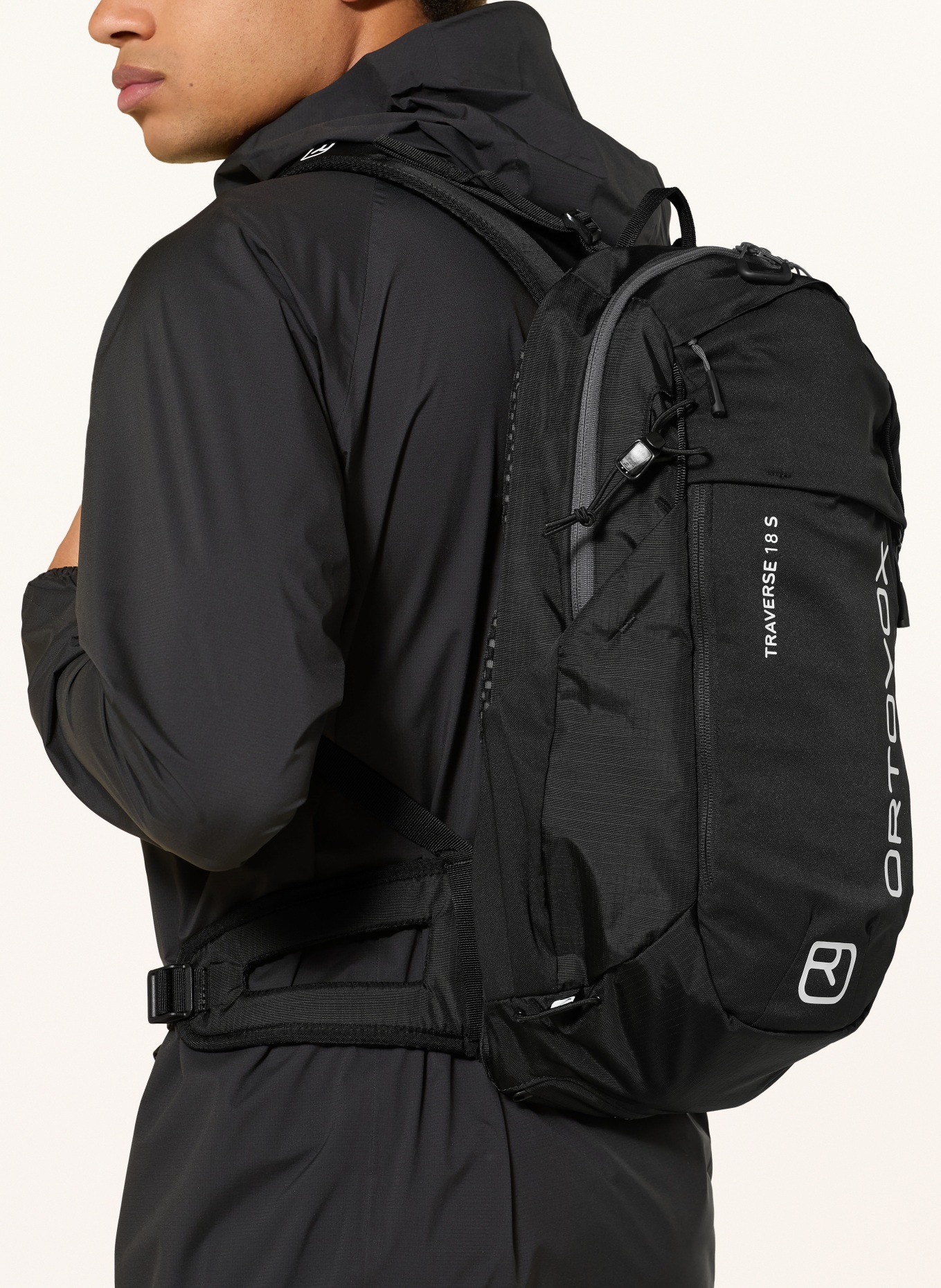 ORTOVOX Rugzak TRAVERSE 18 S 18 l: ZWART / WIT