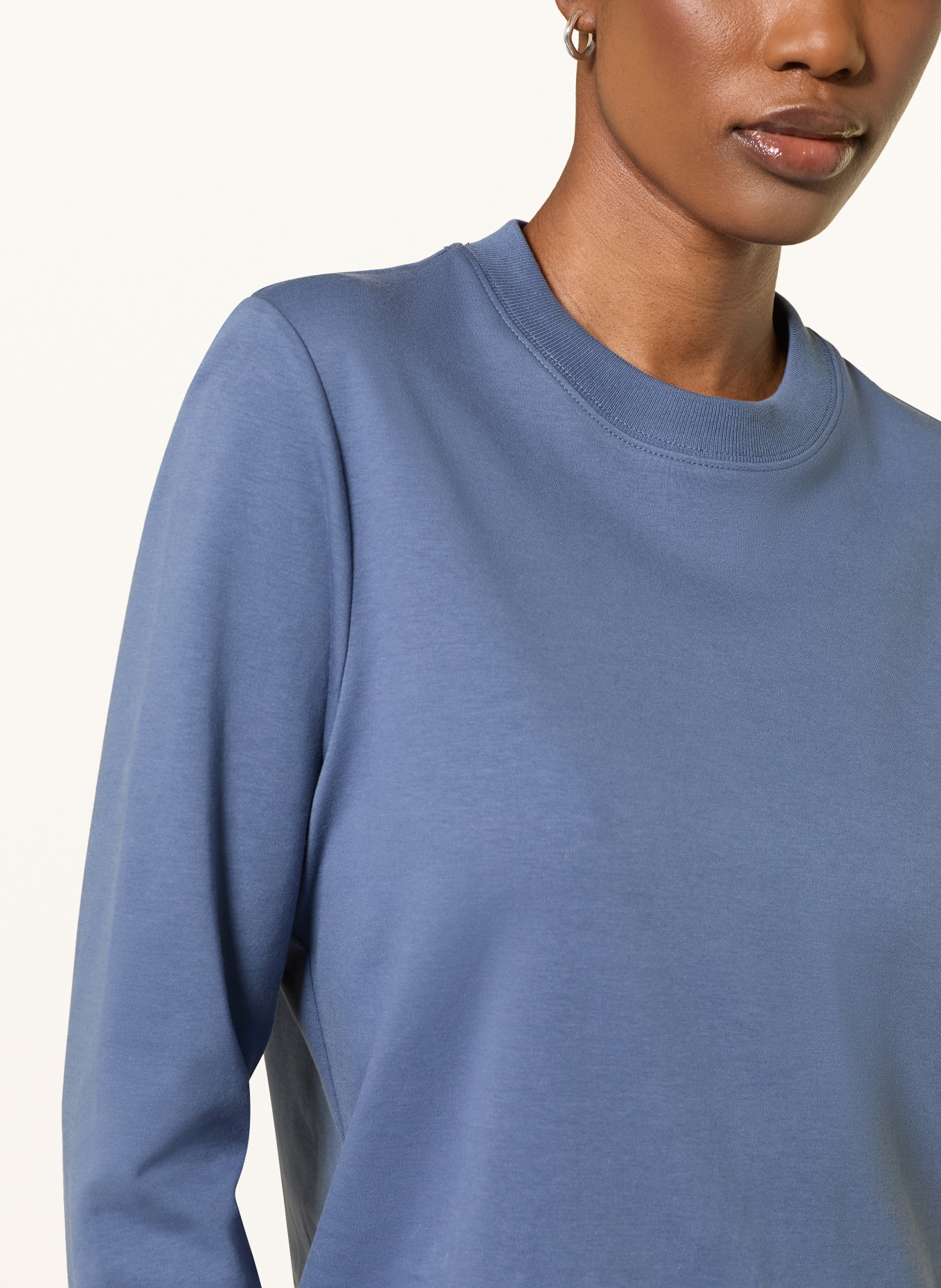 COS Longsleeve: BLAUW