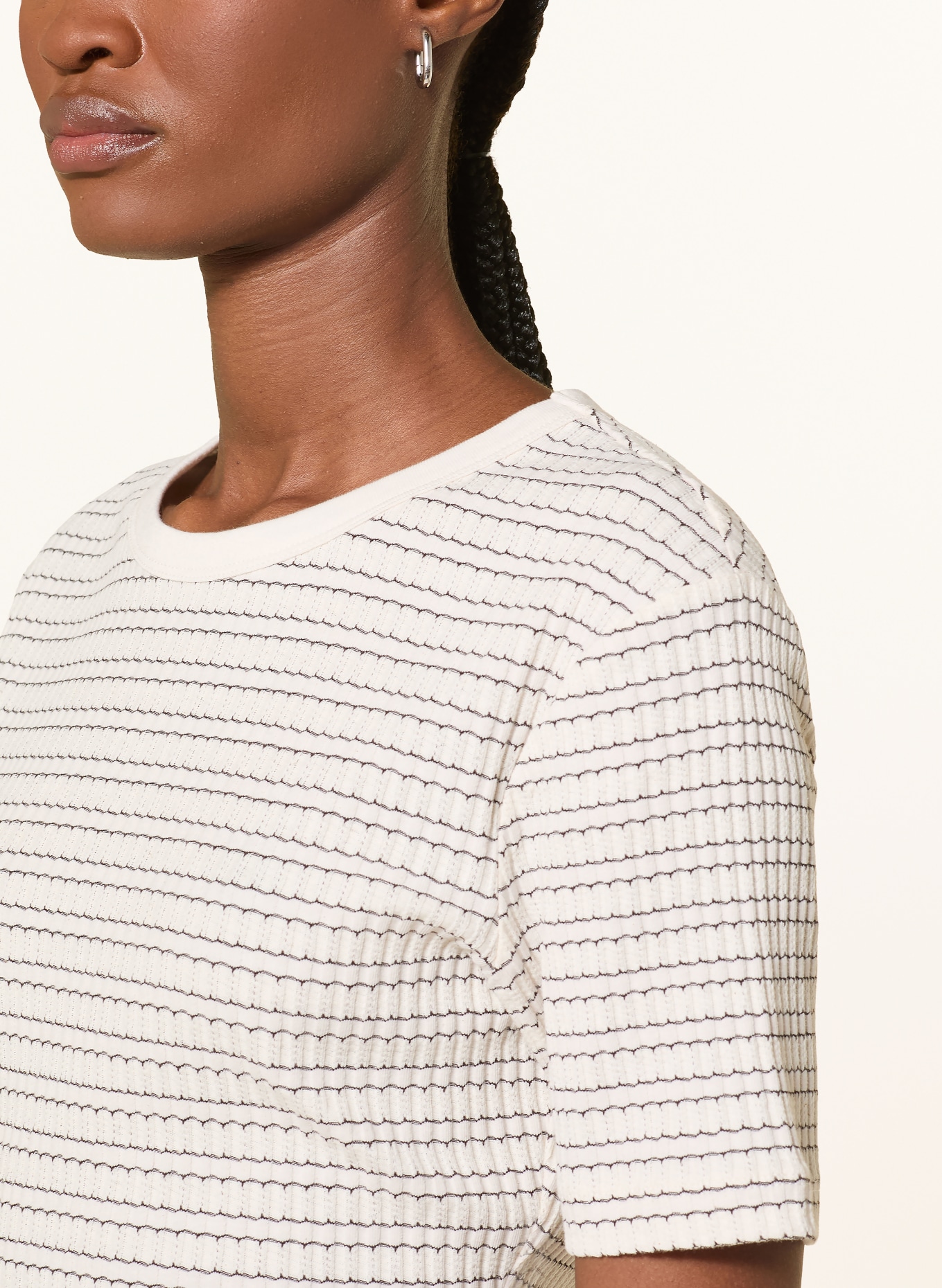 OPUS T-Shirt SOLEILI: CREME / SCHWARZ