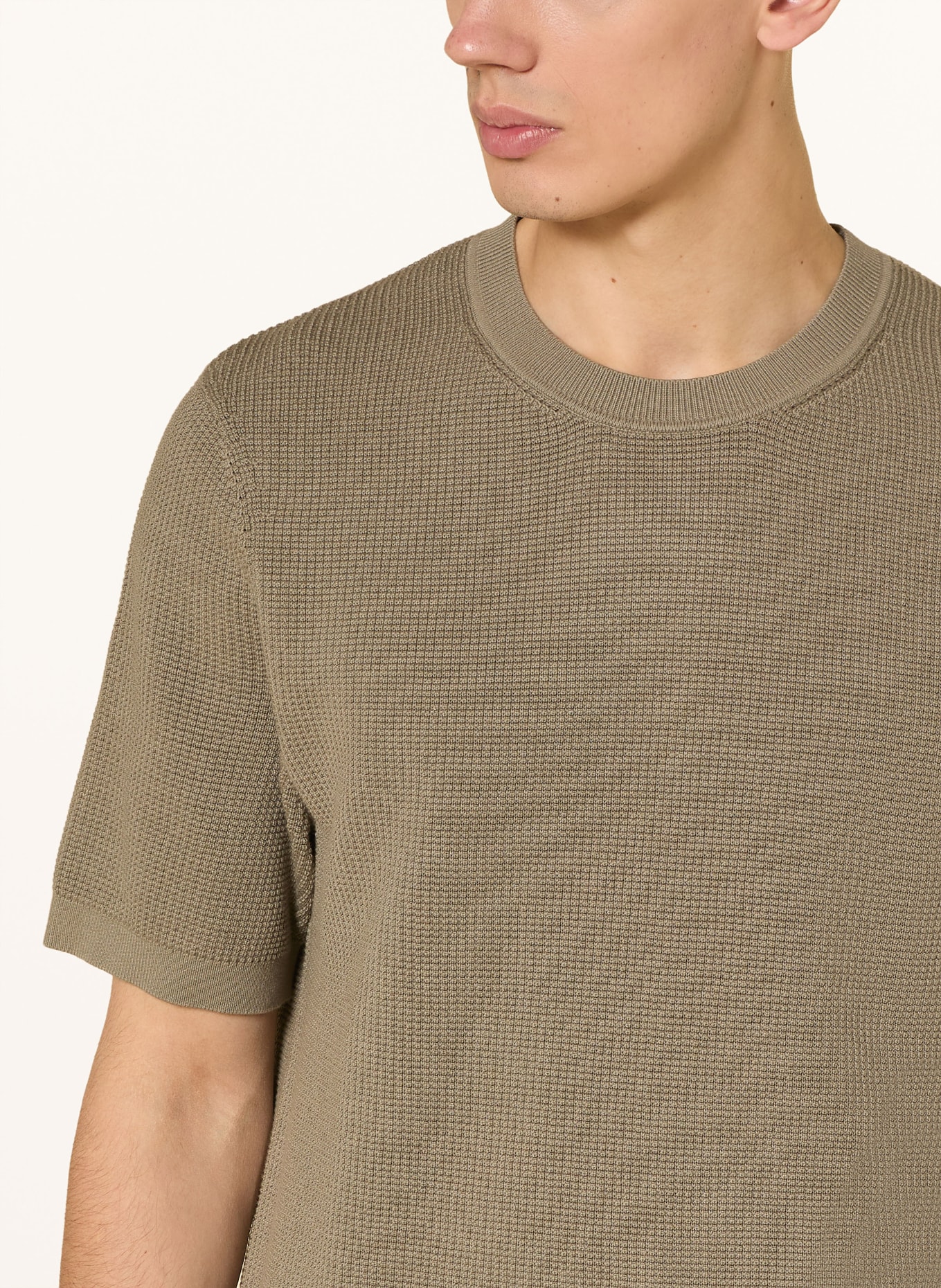 COS Gebreide trui: KAKI