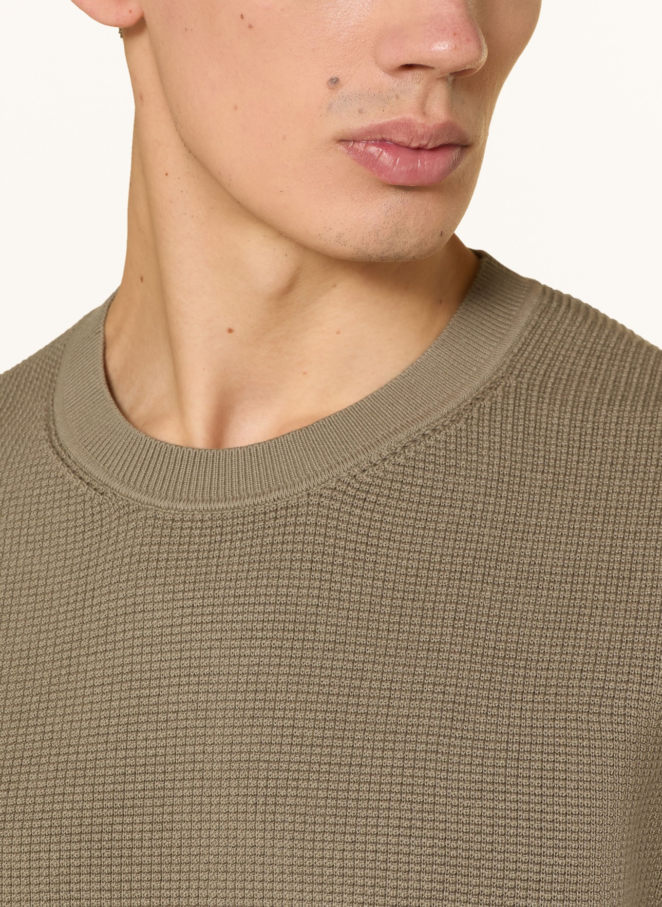 COS Gebreide trui: KAKI