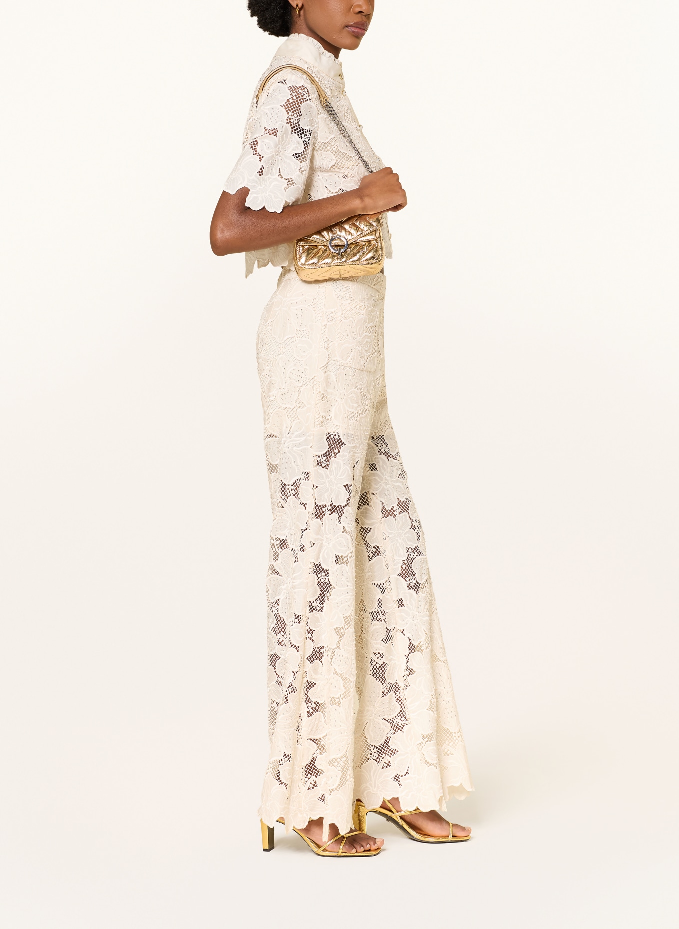 SANDRO Marlenehose aus Spitze mit Schmucksteinen: CREME