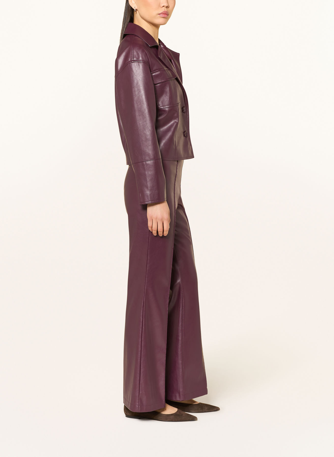 MARC AUREL Bootcut-Hose in Lederoptik: DUNKELLILA