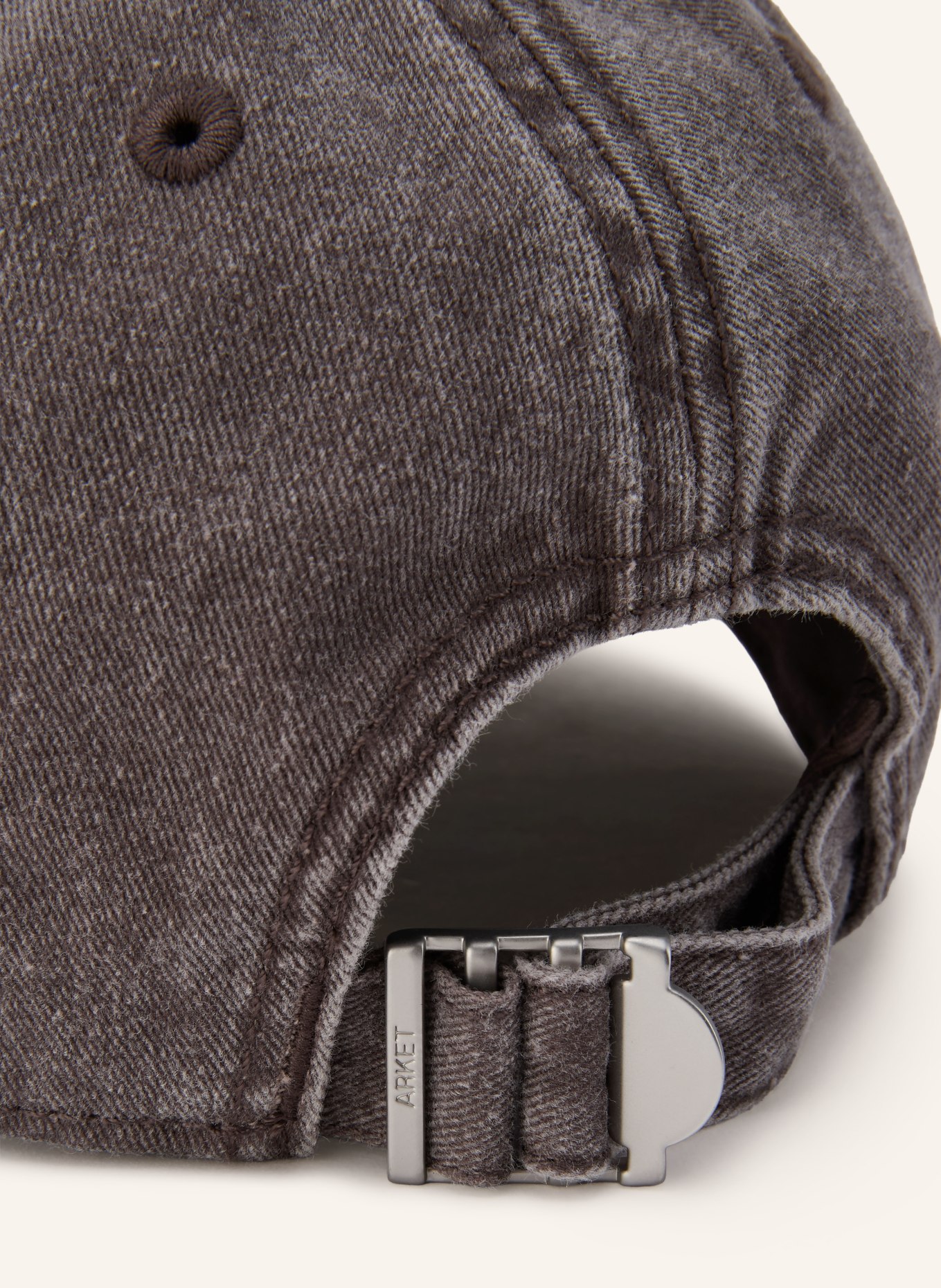 ARKET Jeans-Cap: BRAUN