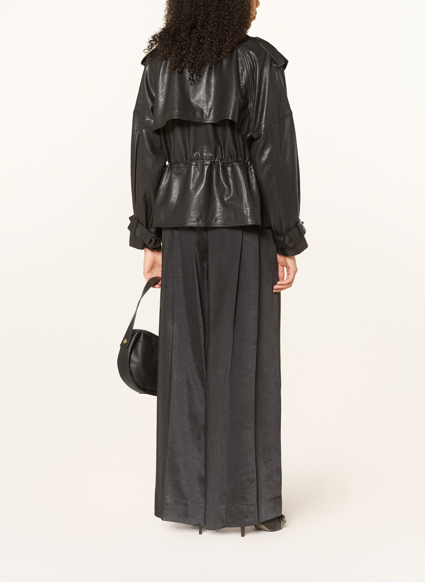 ALLSAINTS Marlenehose POPPY aus Satin: SCHWARZ