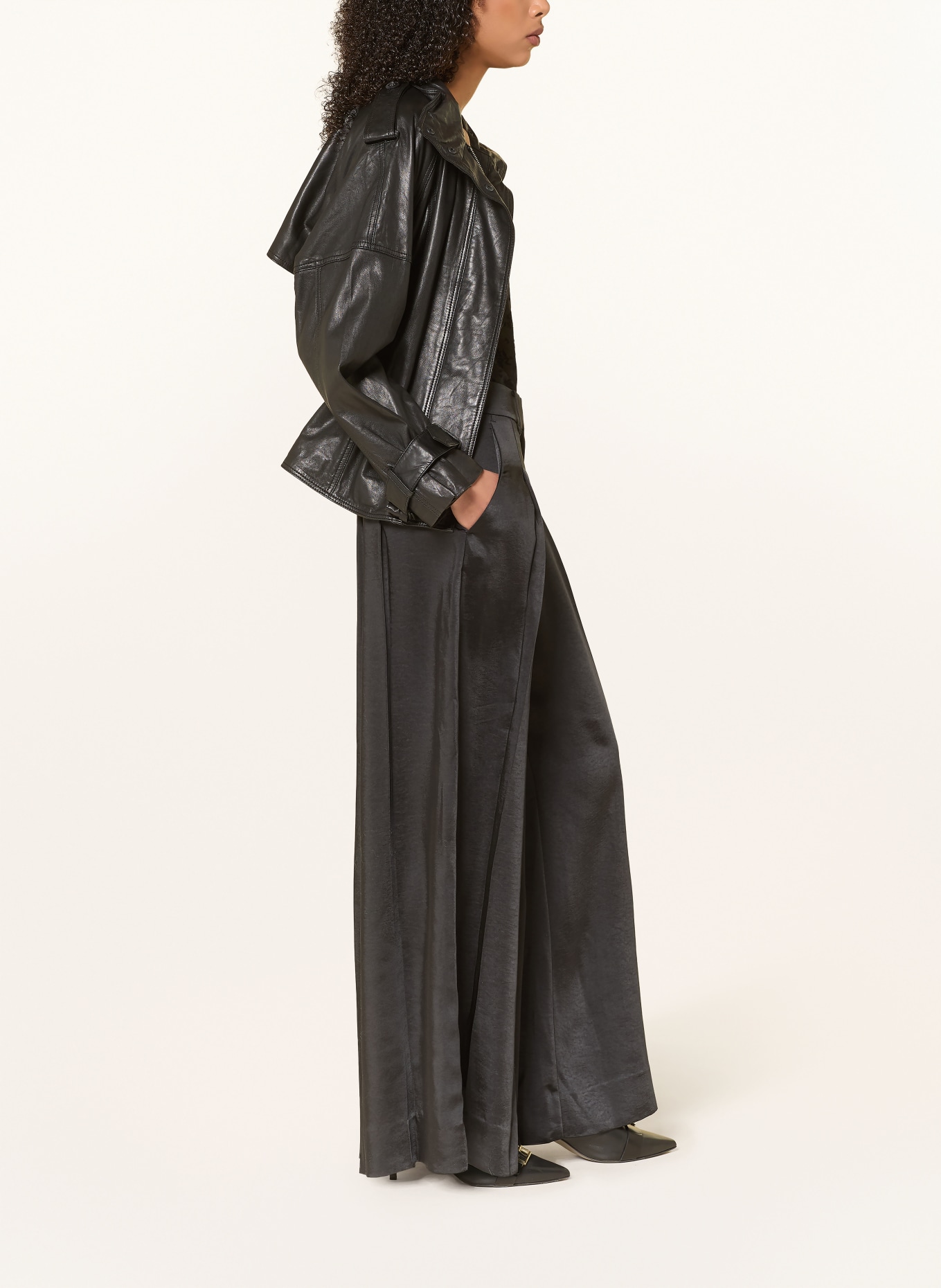 ALLSAINTS Marlenehose POPPY aus Satin: SCHWARZ