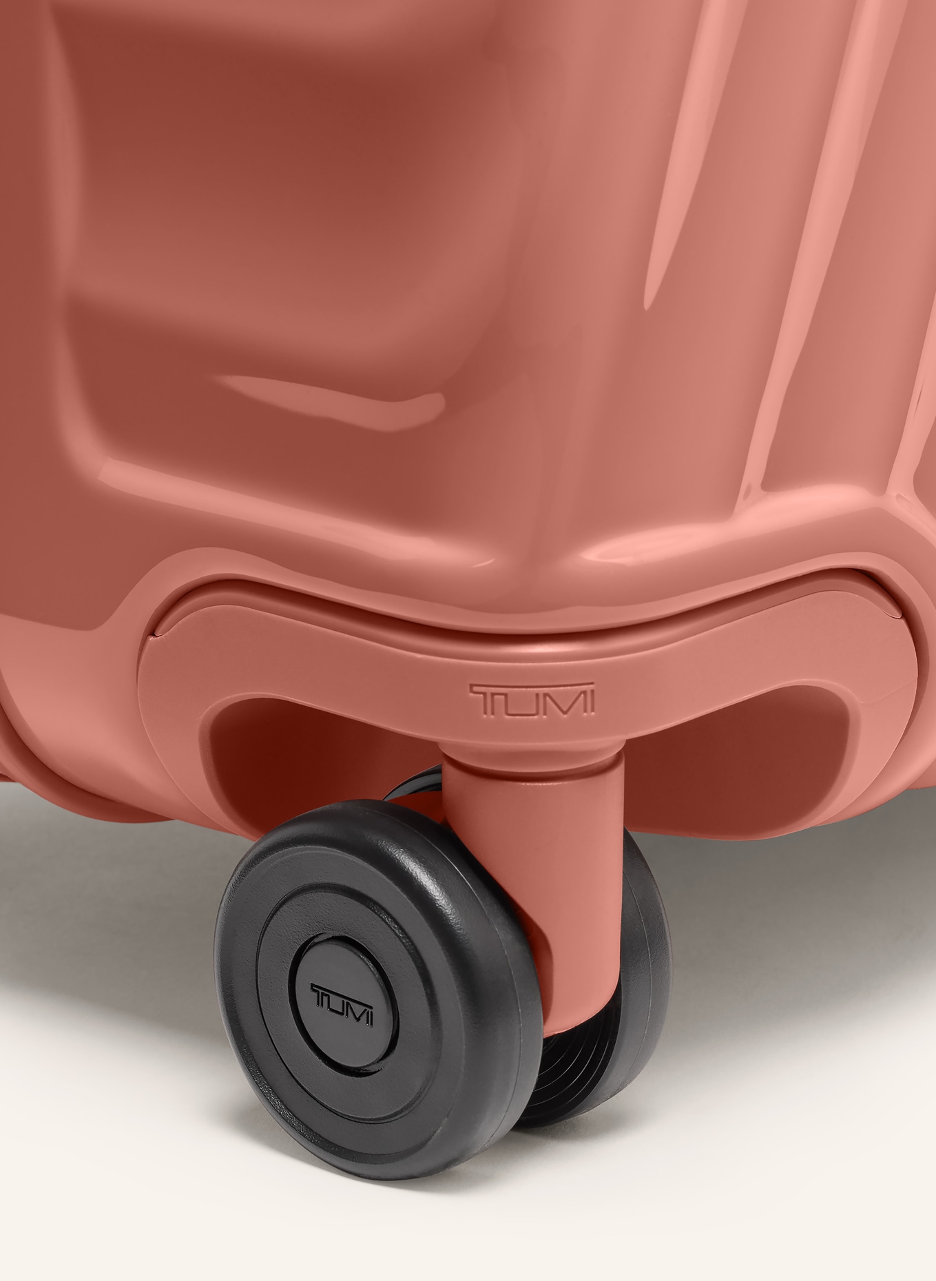 TUMI 19 DEGREE Trolley EXTENDED TRIP EXPANDABLE CHECKED: LACHS