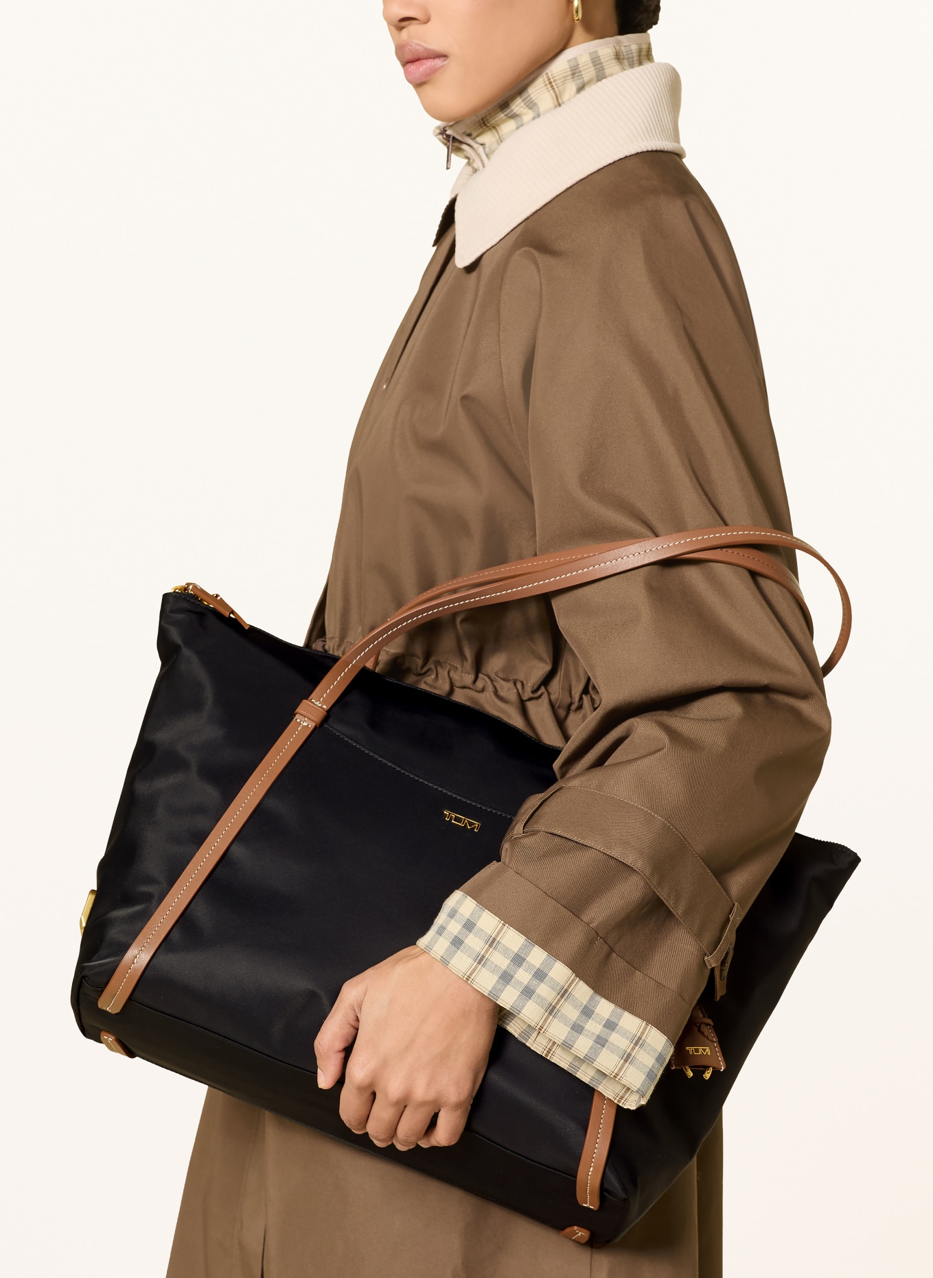 TUMI VOYAGEUR Shopper Q TOTE: BLACK / GOLD / BROWN