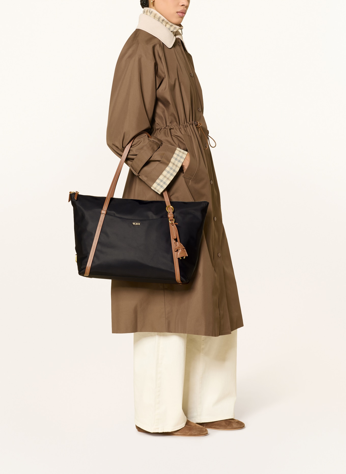 TUMI VOYAGEUR Shopper Q TOTE: BLACK / GOLD / BROWN