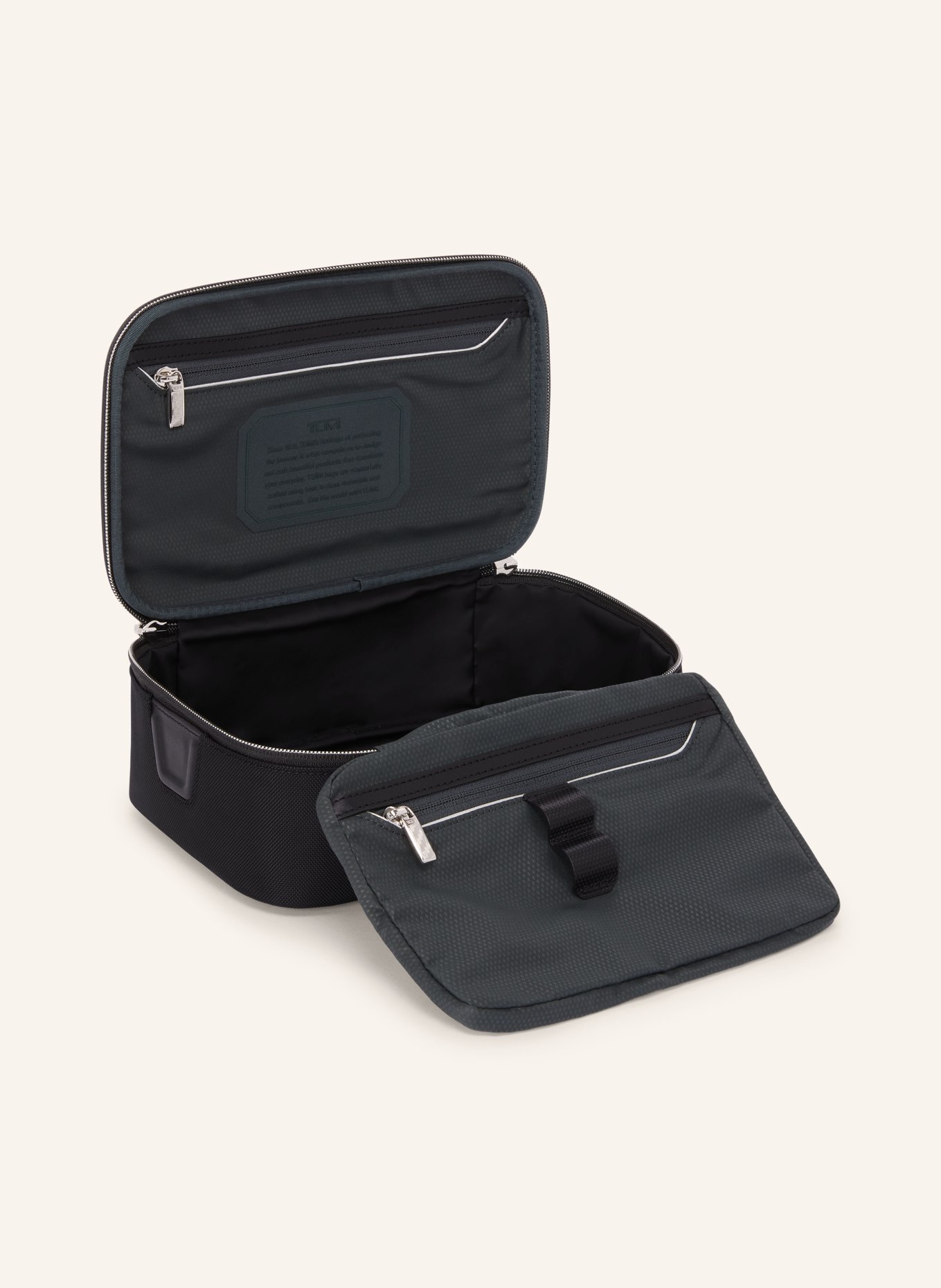 TUMI ARRIVÉ Kulturtasche RICHARDS: SCHWARZ / SILBER