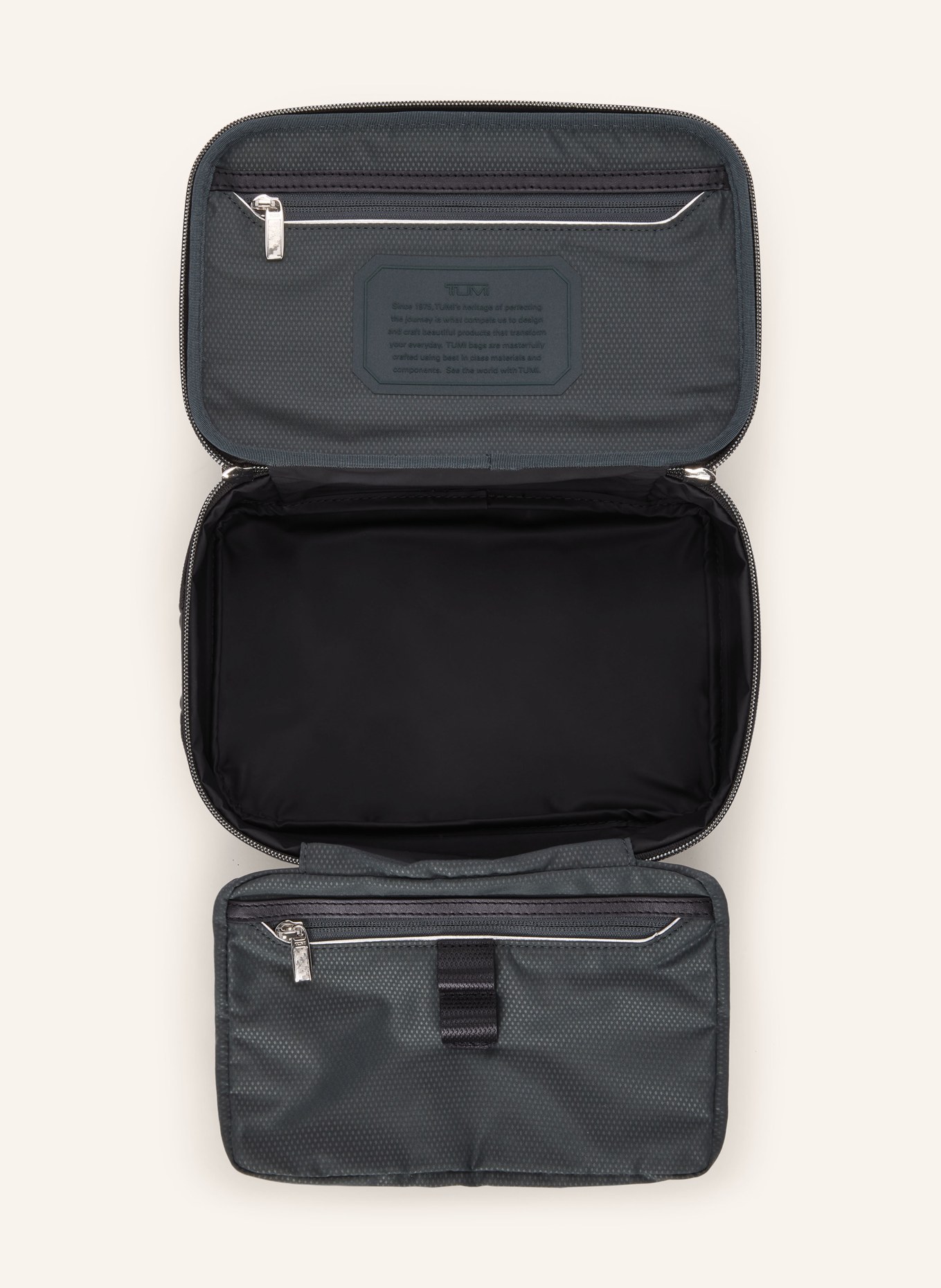 TUMI ARRIVÉ Kulturtasche RICHARDS: SCHWARZ / SILBER