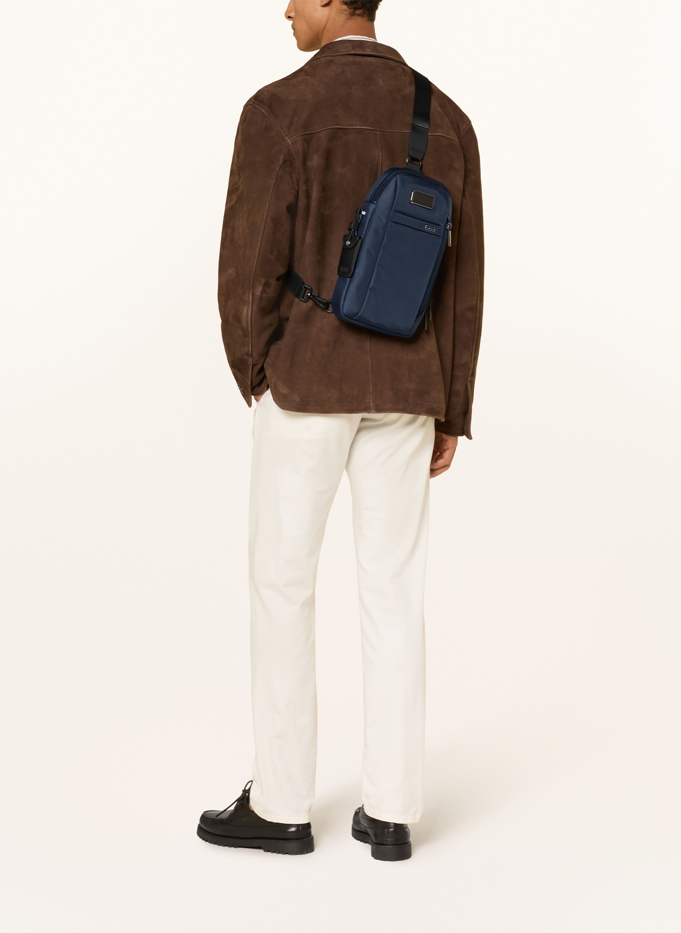 TUMI ALPHA Schoudertas SLING: DONKERBLAUW / ZWART